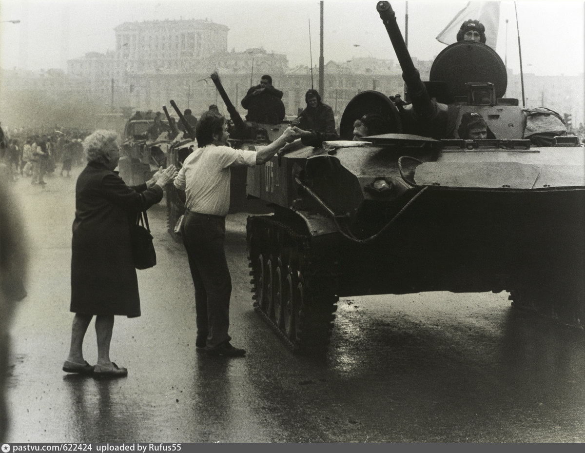 1991 год ссср. БМД В Москве, 1991, путч. БМД Вильнюс 1991. Путч 1991 ВДВ.