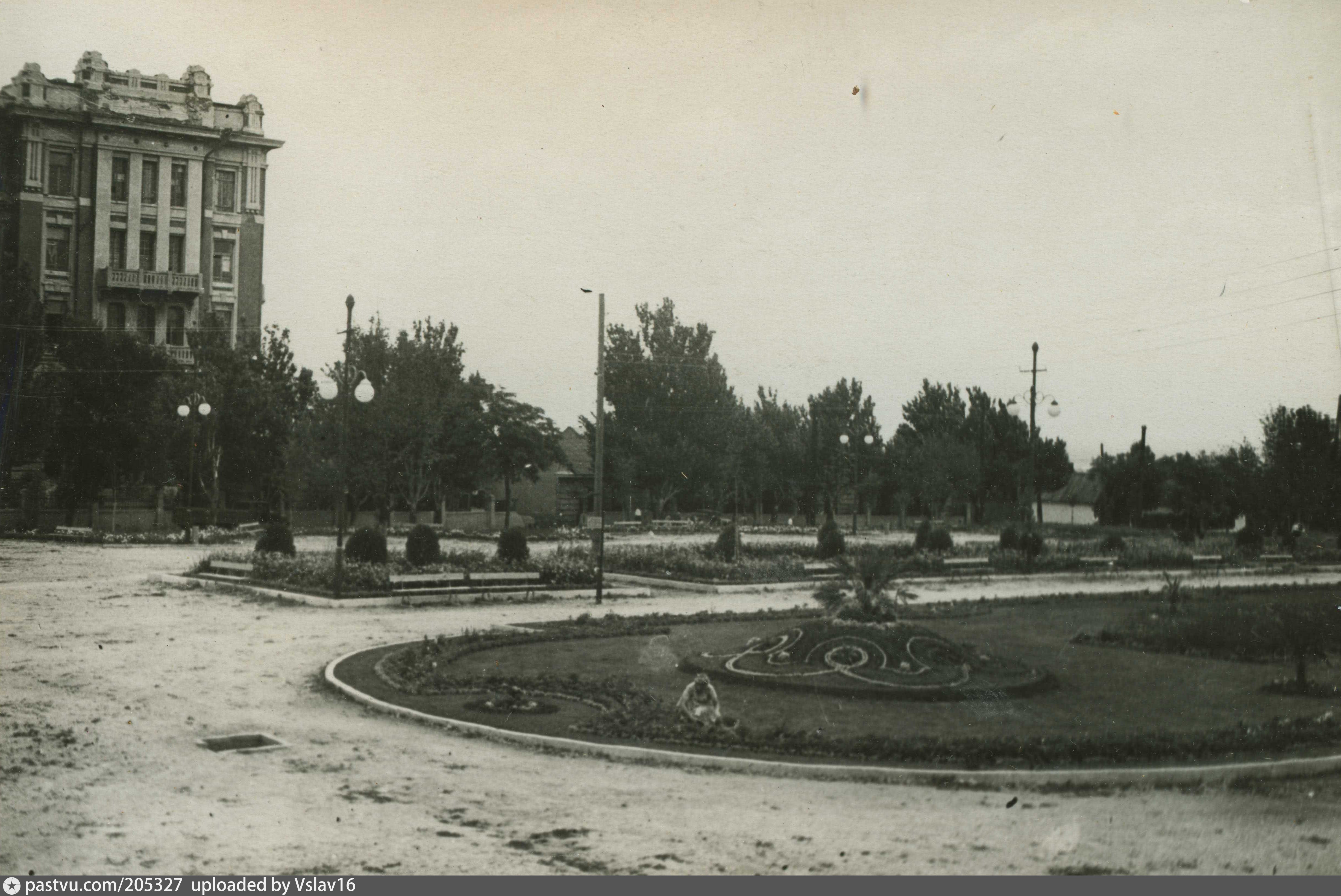 Театральная площадь Ростов на Дону в 1950