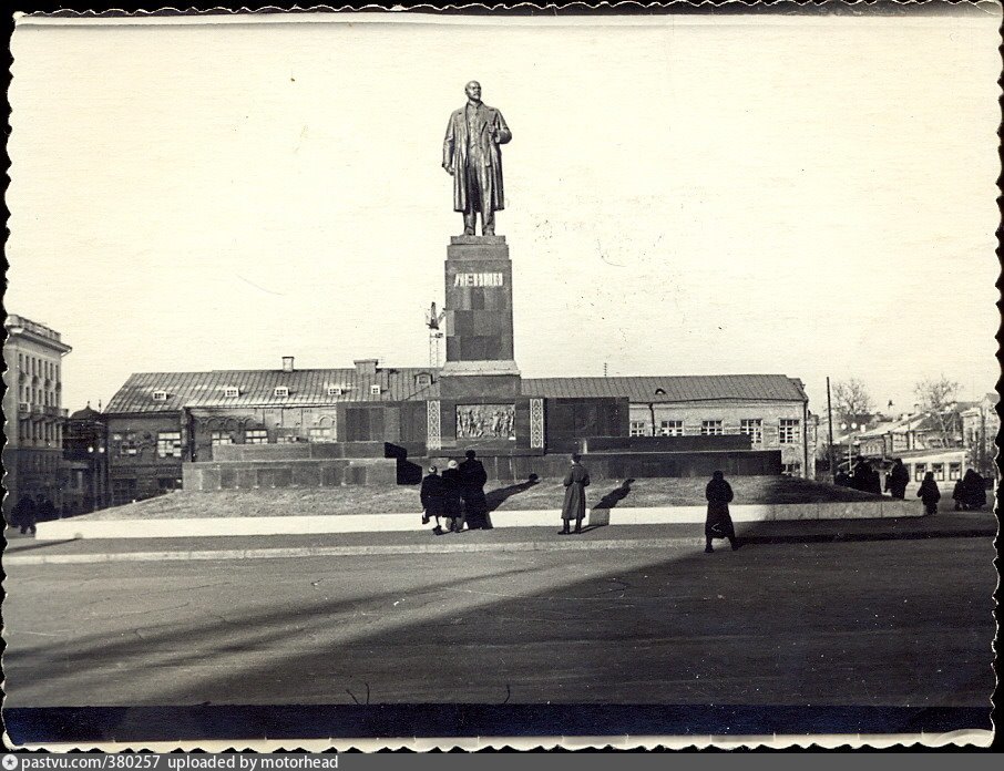 Площадь х. Площадь свободы Казань 1950. Завод Пишмаш Казань. Казань площадь свободы 19 век. Площадь свободы Казань 1941.