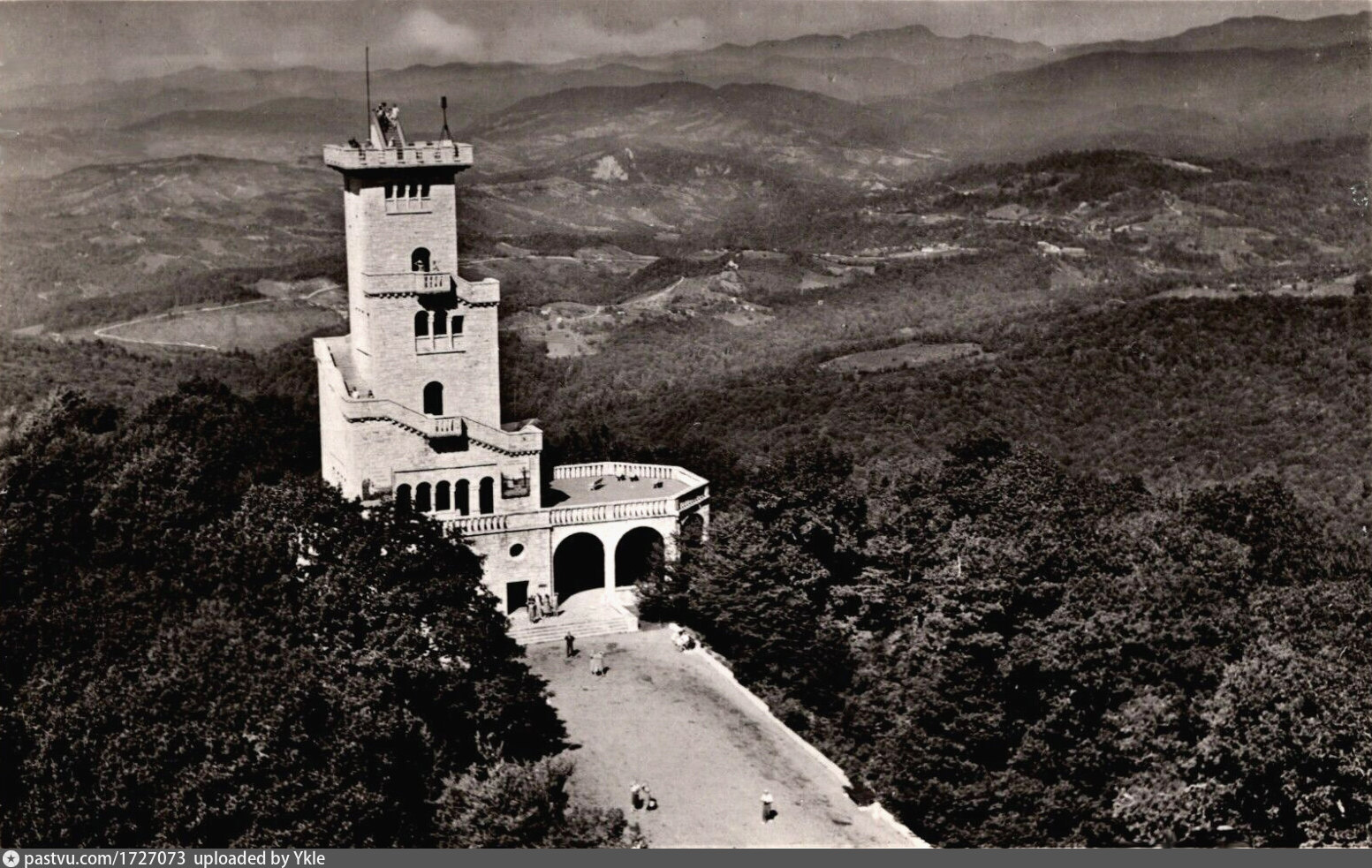Гора ахун башня