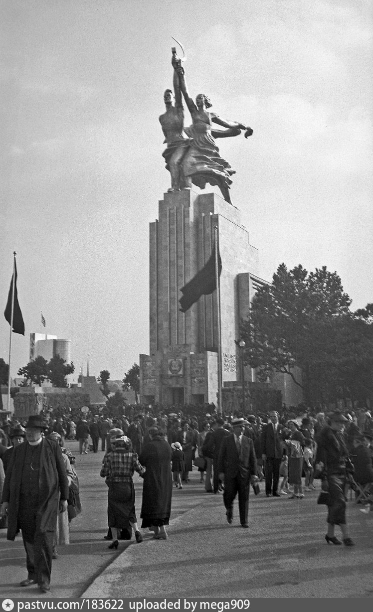 Париж 1937. Всемирная выставка 1937 года в Париже. Павильон СССР на всемирной выставке в Париже 1937 года. Рабочий и колхозница на выставке в Париже 1937. Международная выставка в Париже 1937.