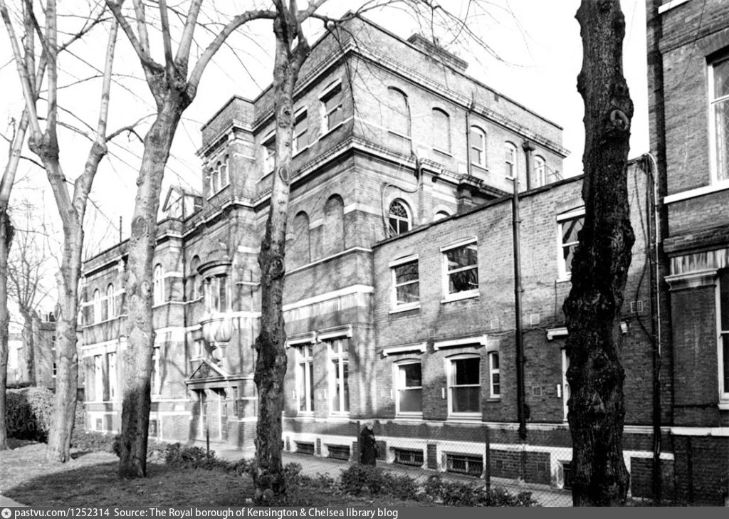 Kensington Town Hall’s rear extension, view from the garden in Church Walk