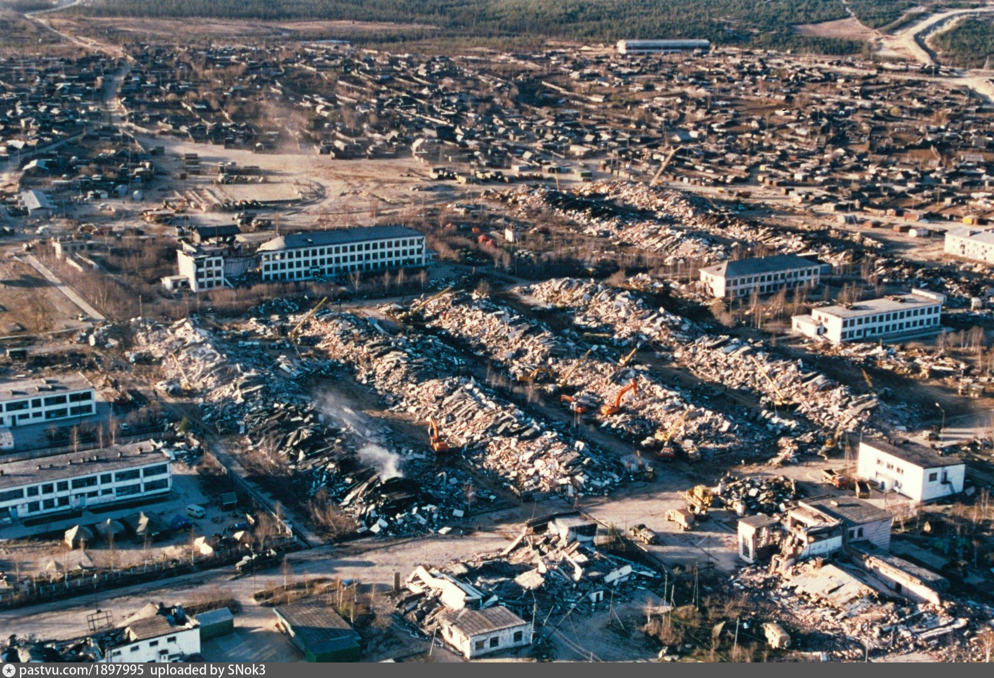 Нефтегорск сахалинская область. Землетрясение нефтегорск землетрясение 1995. Землетрясение 1995 года в нефтегорске. Где находится нефтегорск где было землетрясение. Где находится нефтегорск где было землетрясение.