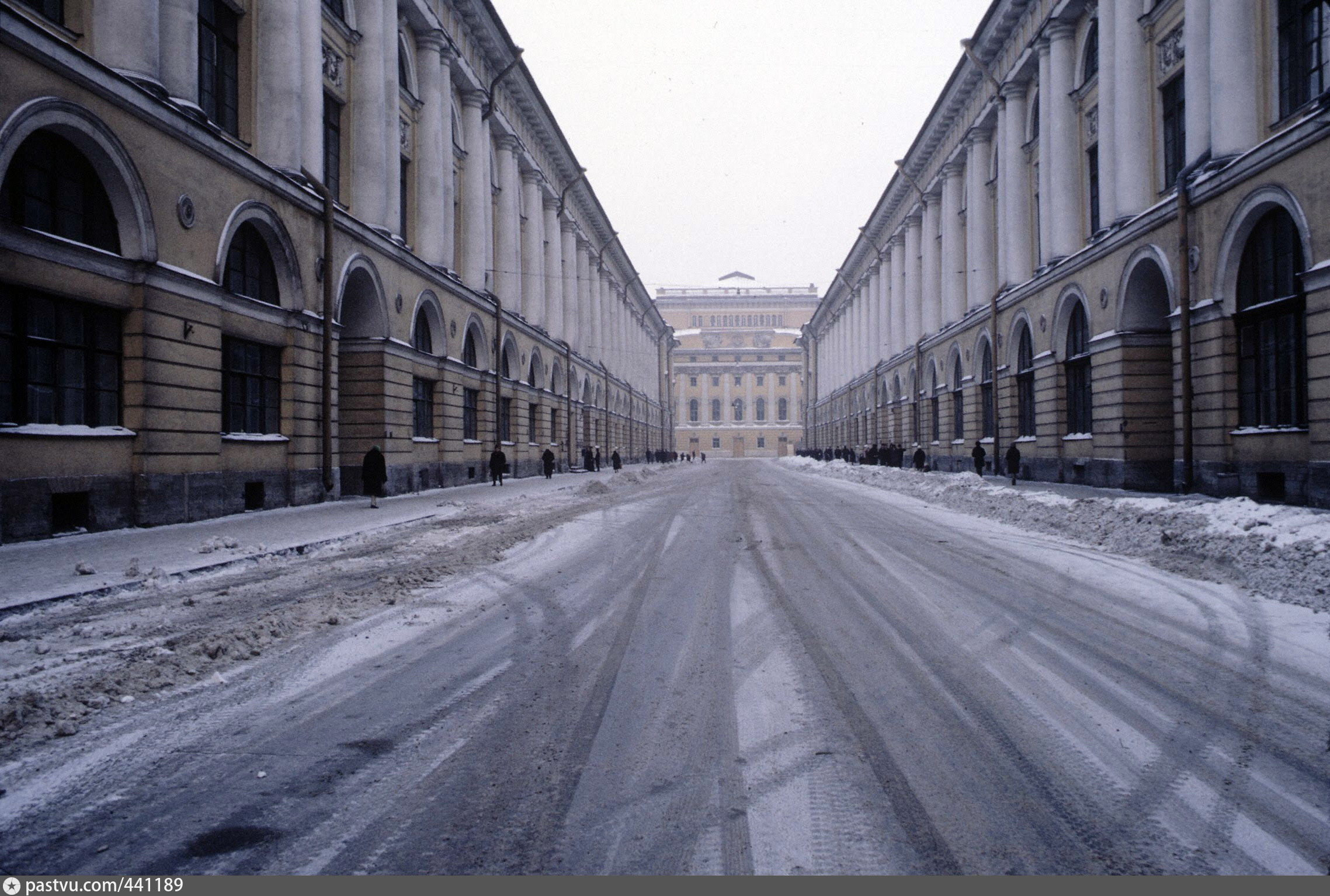 Улица Зодчего Росси Фото