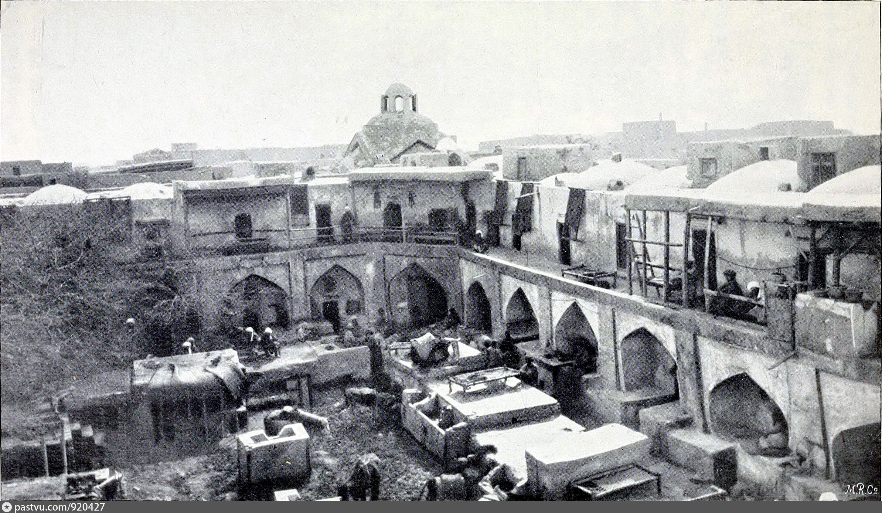 В каком году построили караван сарай