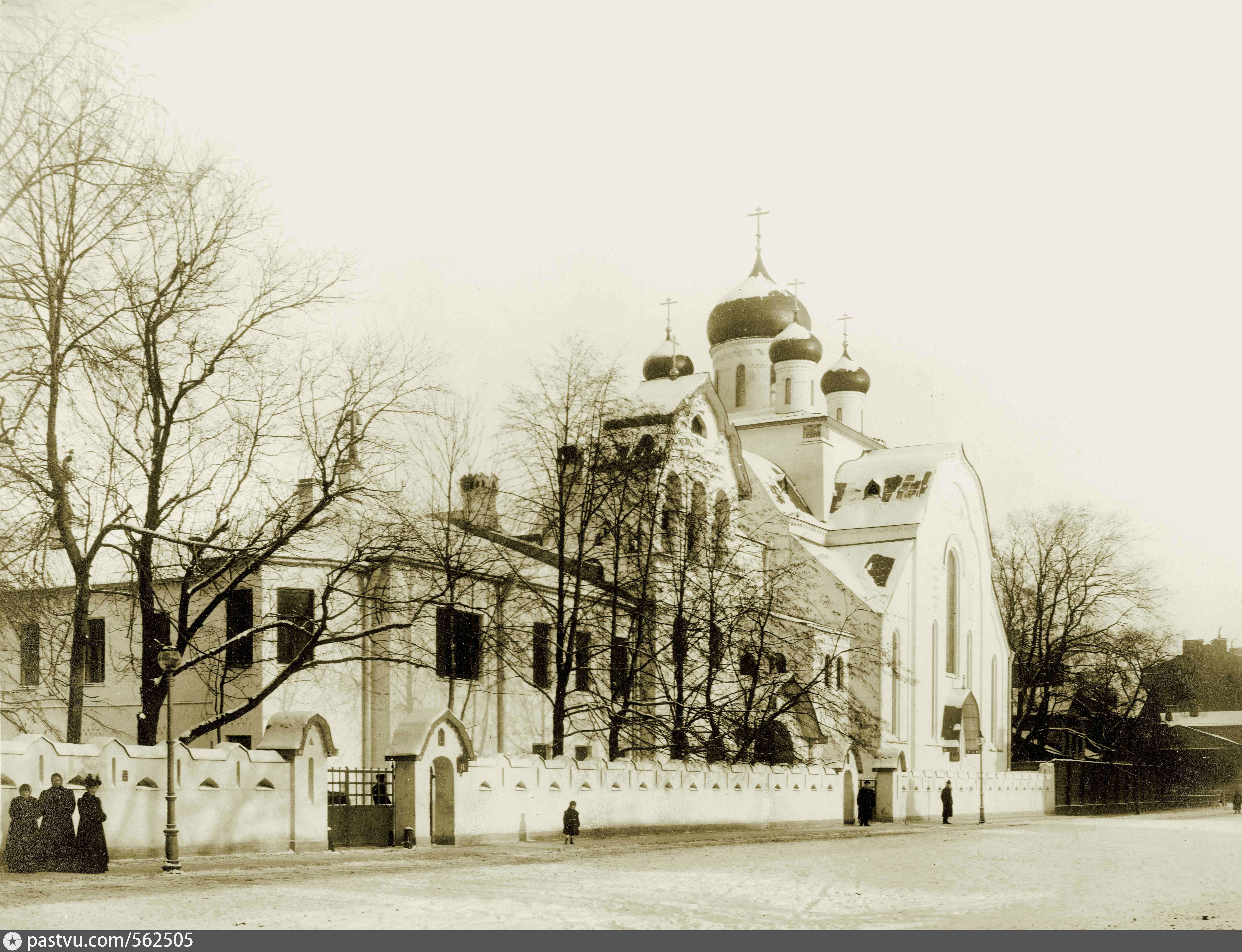 Фото 1909г. Церковь Знамения Пресвятой Богородицы. Это, как и другие фотографии позаимствованы на сайте https://pastvu.com/