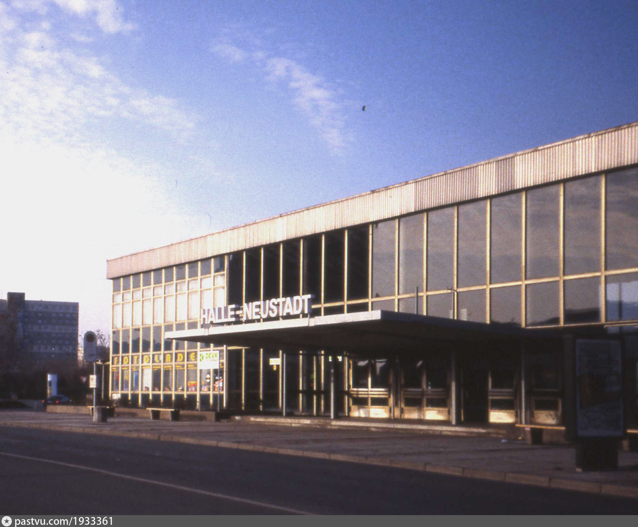 Halle-Neustadt. S-Bahnhof north entrance