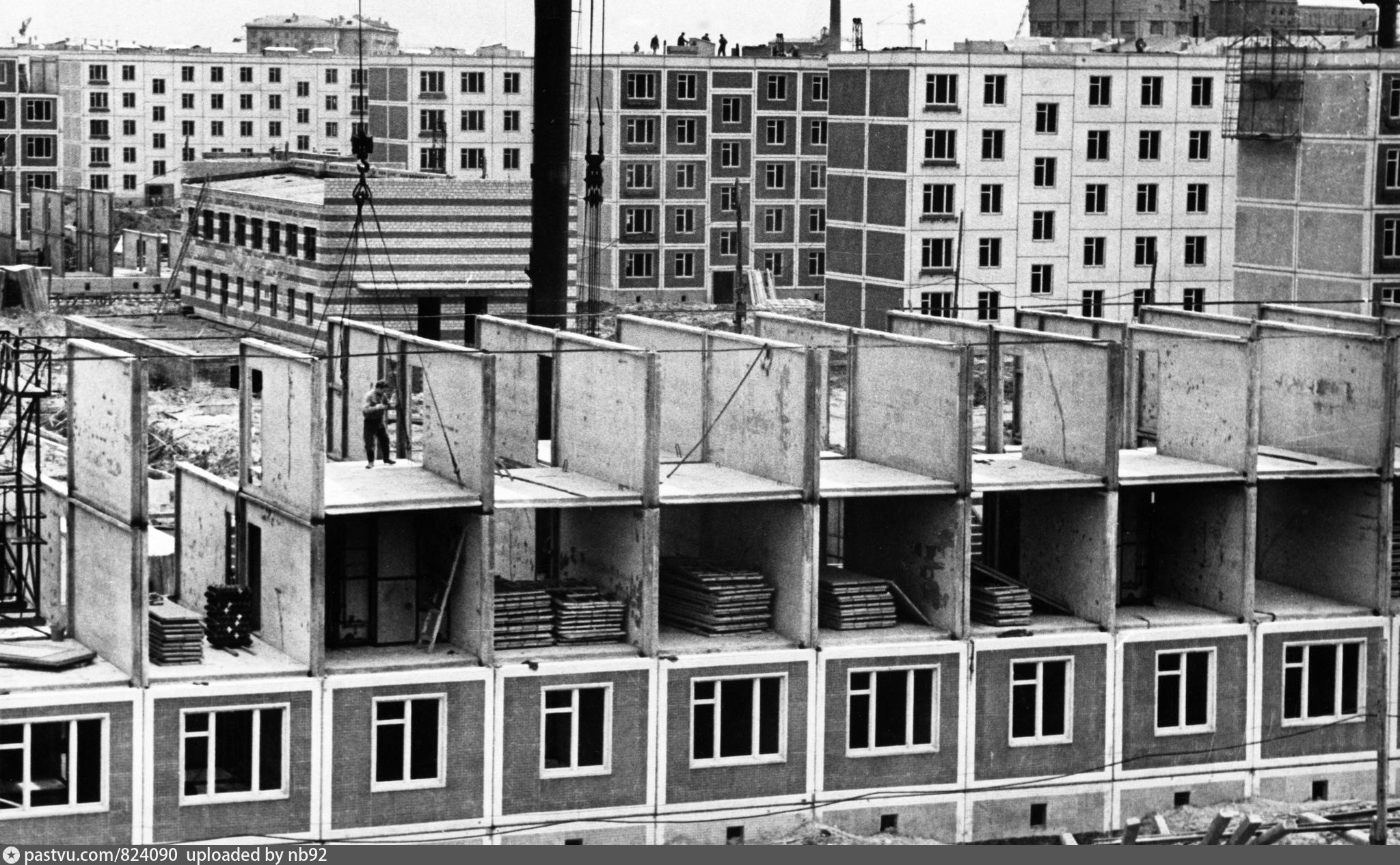 Строительство в советское время. Хрущевки панельные постройки 1957-1970 г.г. Хрущевки 1954. Панельное домостроение в СССР.