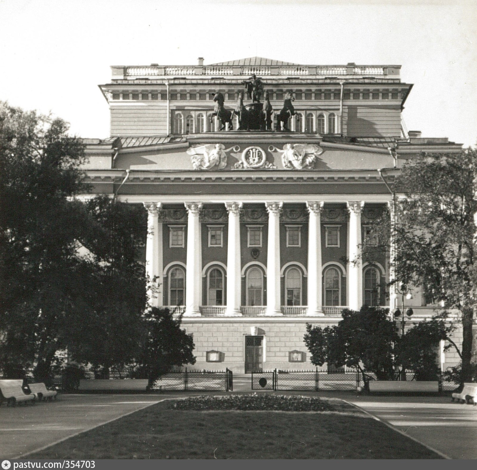 александрийский театр в 19 веке
