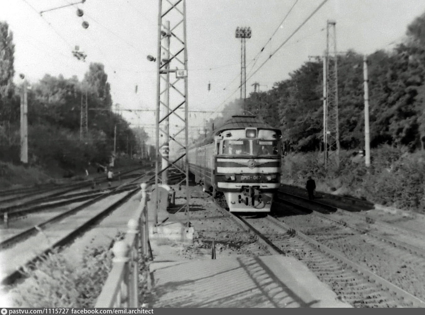 Старый ход. Др1п 057. Дизель станция СССР. Поезда 70 х годов. Железная дорога 70-80 годов.