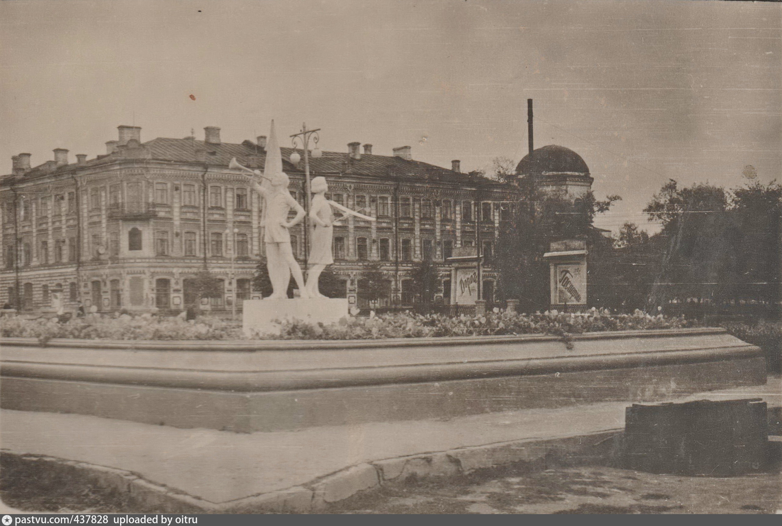 Сквер гончарова ульяновск фото