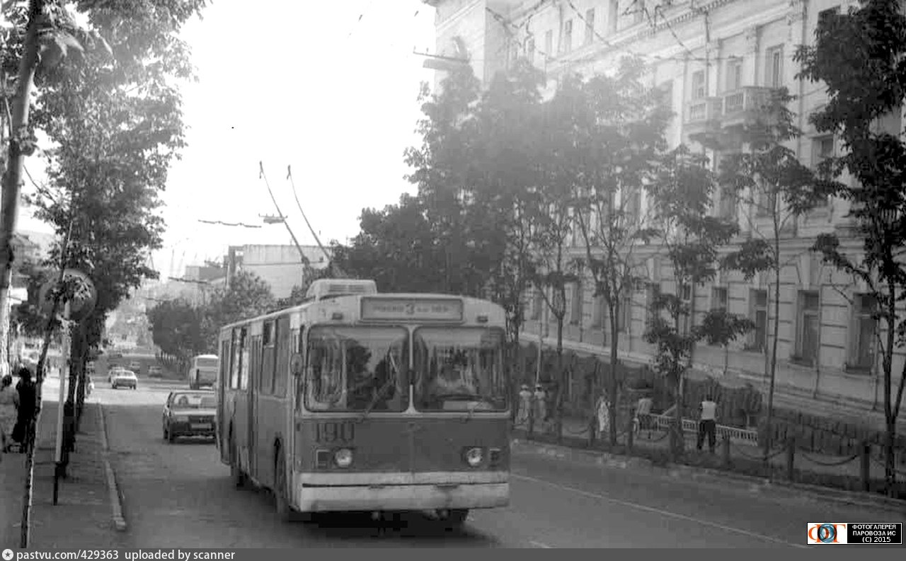 Владивосток 1989 год. Троллейбус 1989. Владивосток троллейбус Океанская. Троллейбусное кольцо Владивосток. Троллейбусное кольцо на океанской во Владивостоке.