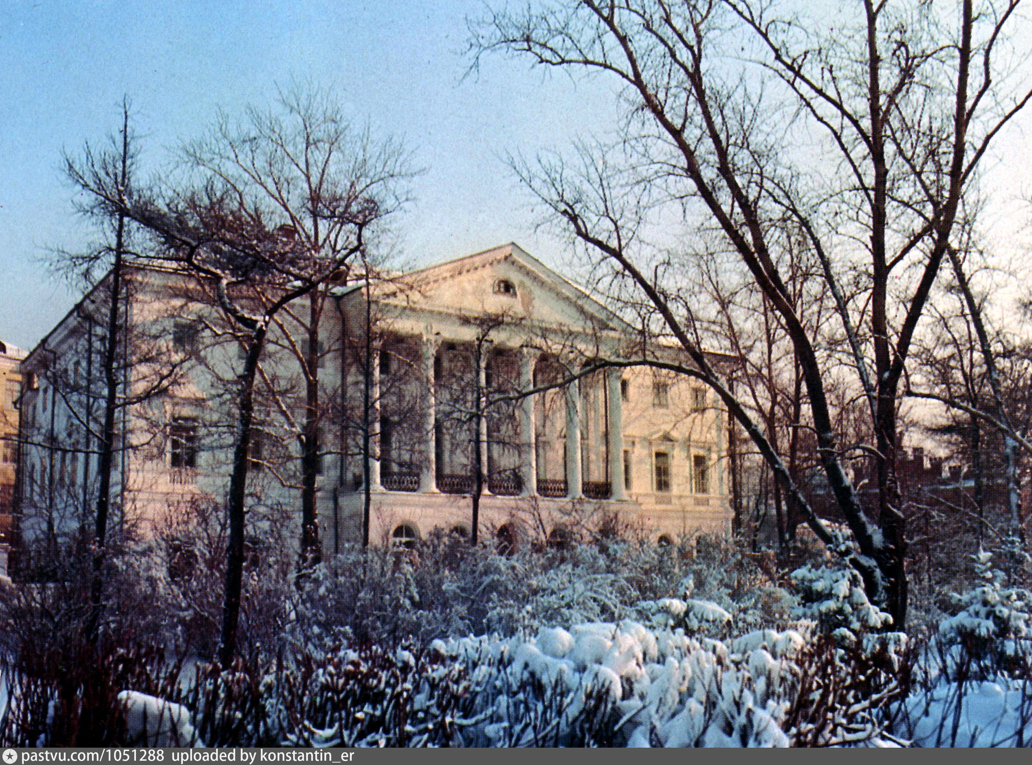 Фото белого дома в иркутске