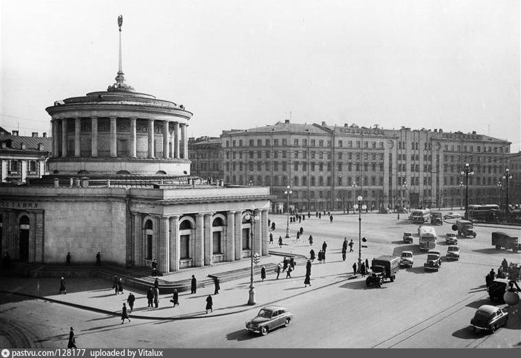 Площадь восстания старые фото