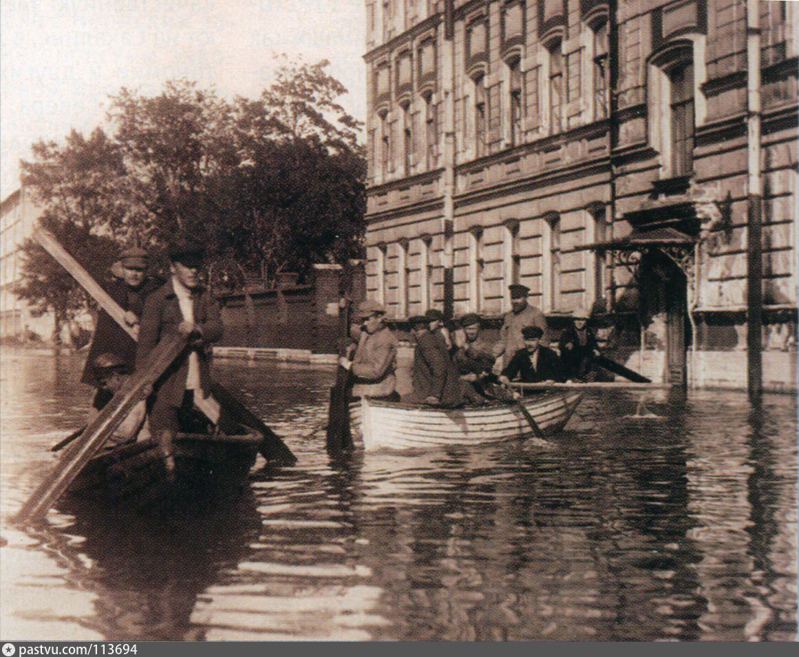 7 ноября 1824 год санкт петербург. Наводнение в Санкт-Петербурге 1824 года. Потоп в Питере 1824. Наводнение в Петербурге 1924. Петербургское наводнение 1824.