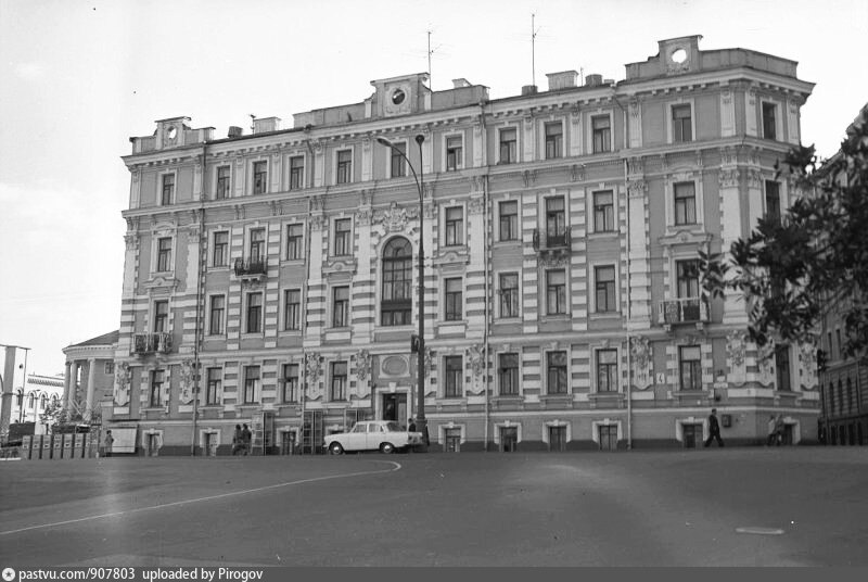 Фото тургеневской площади