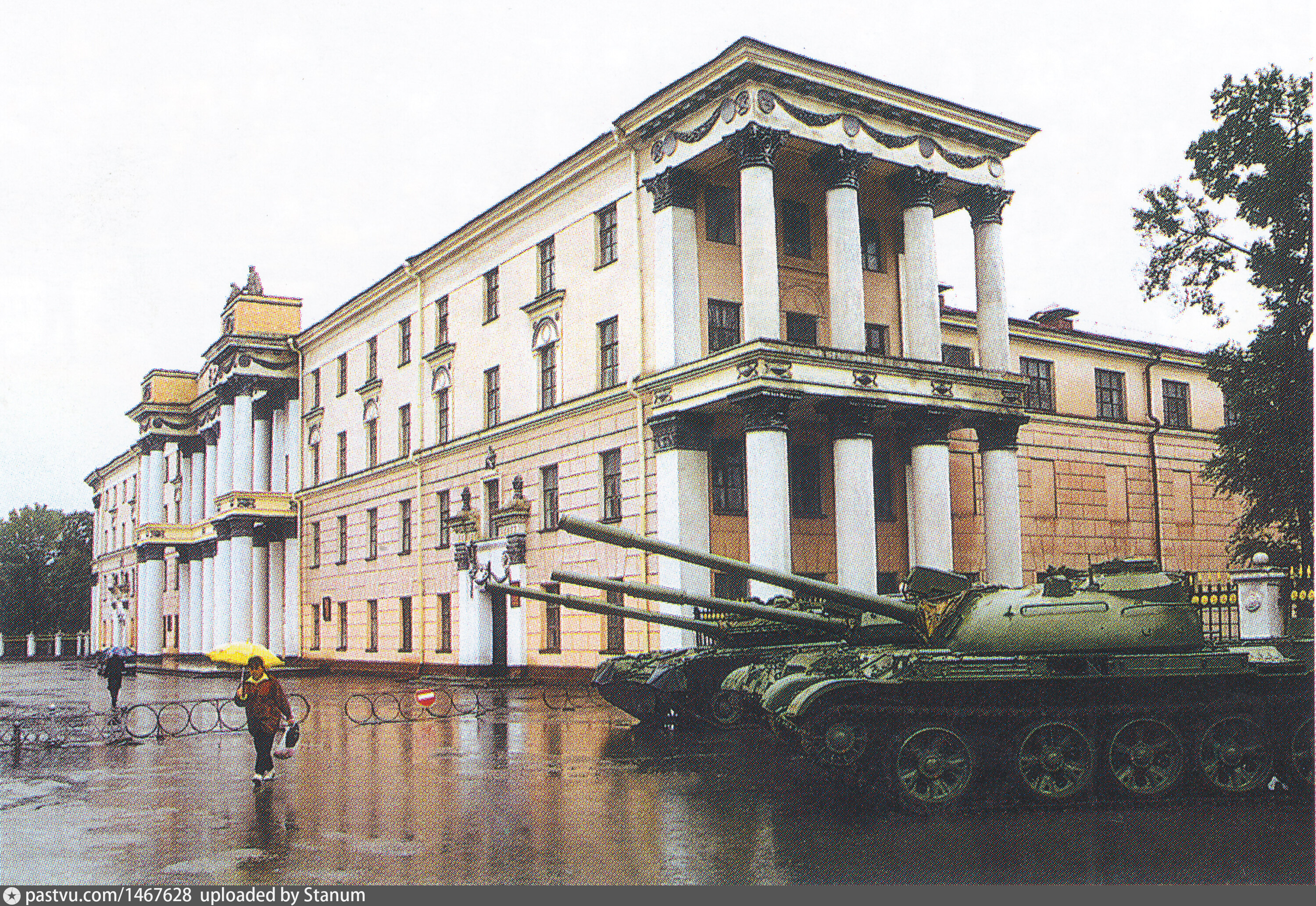 Дом офицеров фото. Дом офицеров Киров. Фото Псков дом офицеров исторические фото.