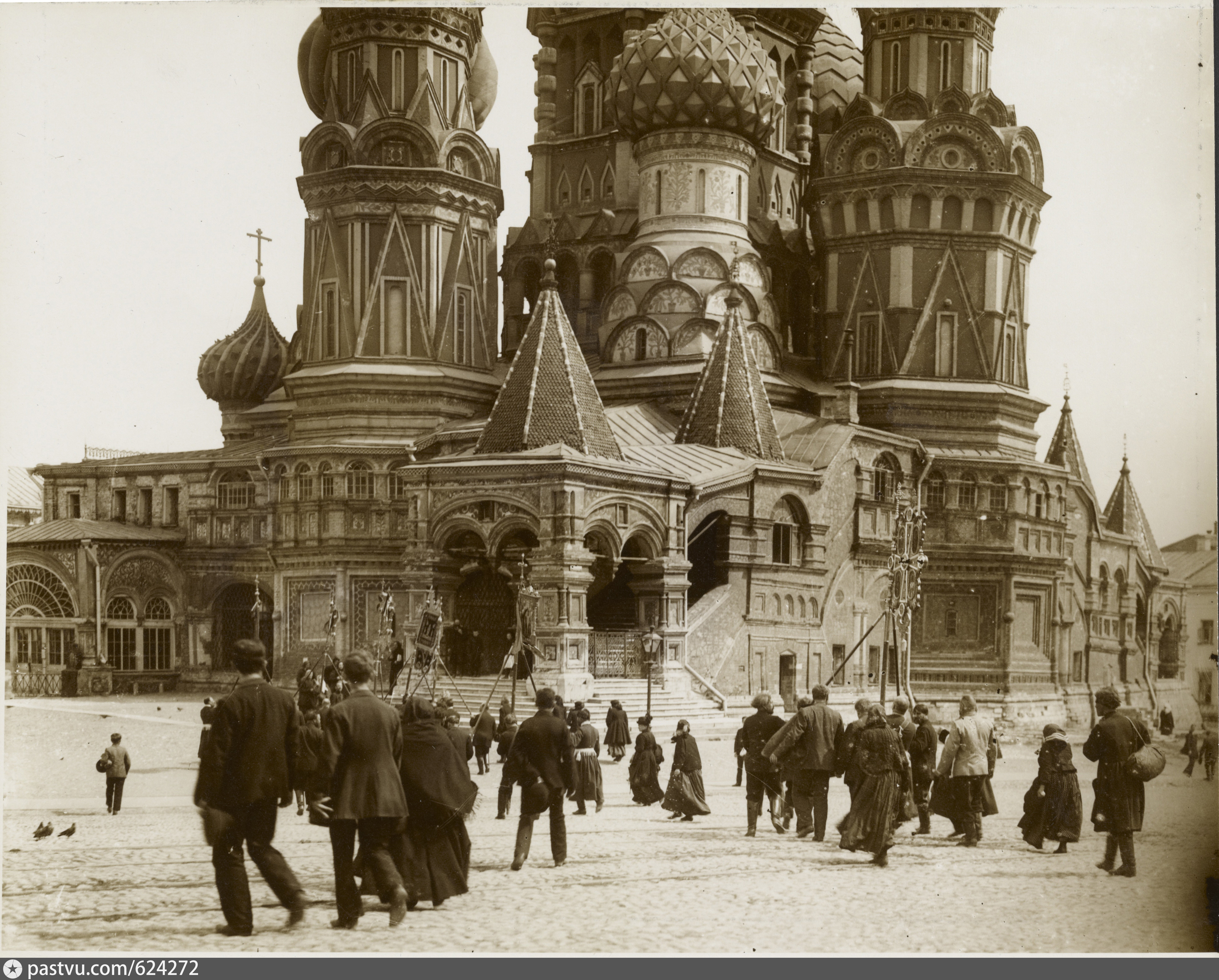 Прежние времена. Храм Василия Блаженного Москва. Собор Василия Блаженного в Москве 19 век. Храм Василия Блаженного 1913. Храм Василия Блаженного 1922.