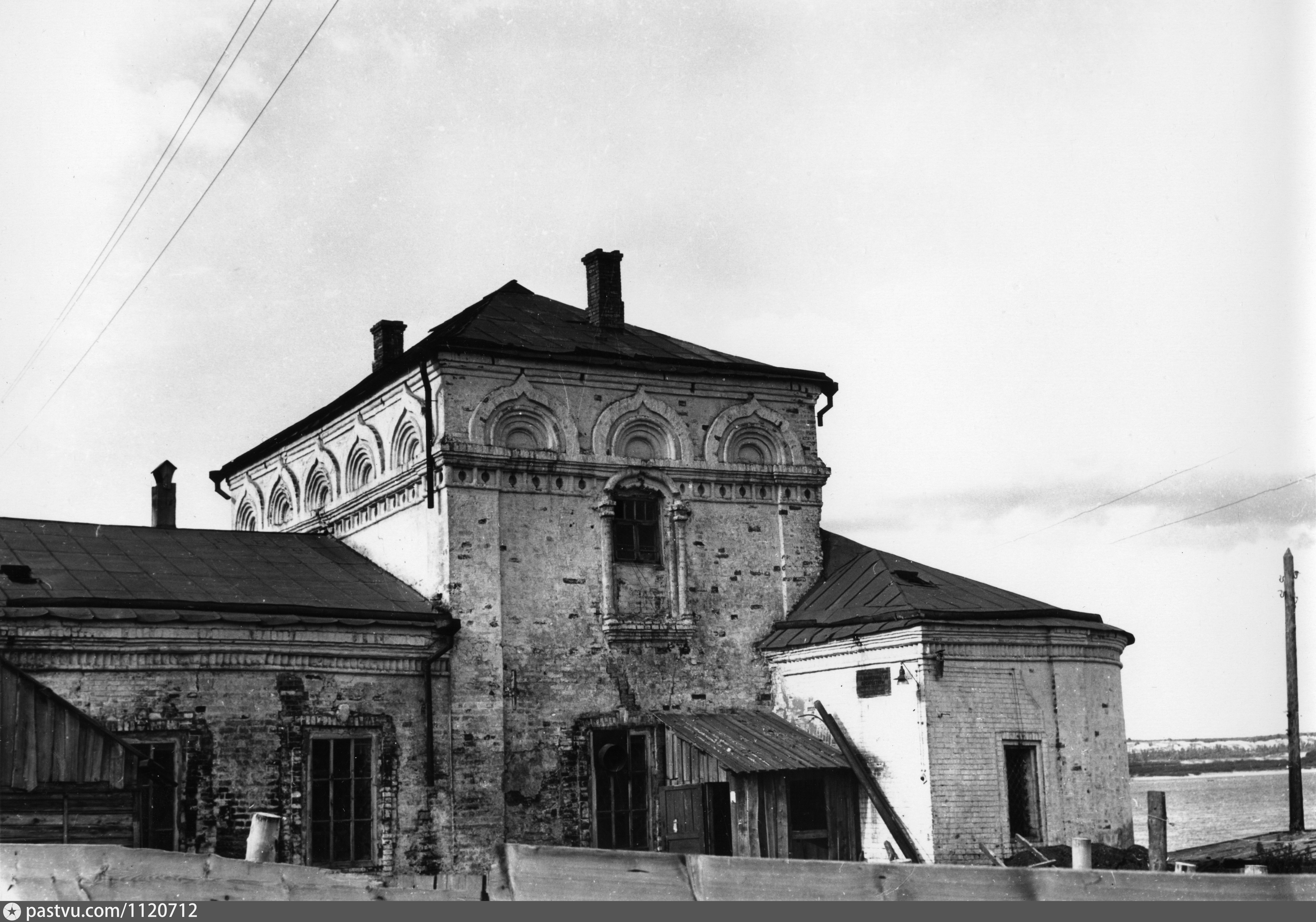 Старый е. Вознесенская Церковь 1930 Чебоксары. Вознесенская Церковь Чебоксары. Вознесенская Церковь Чебоксары ретро. Вознесенская Церковь Чебоксары 18 века.