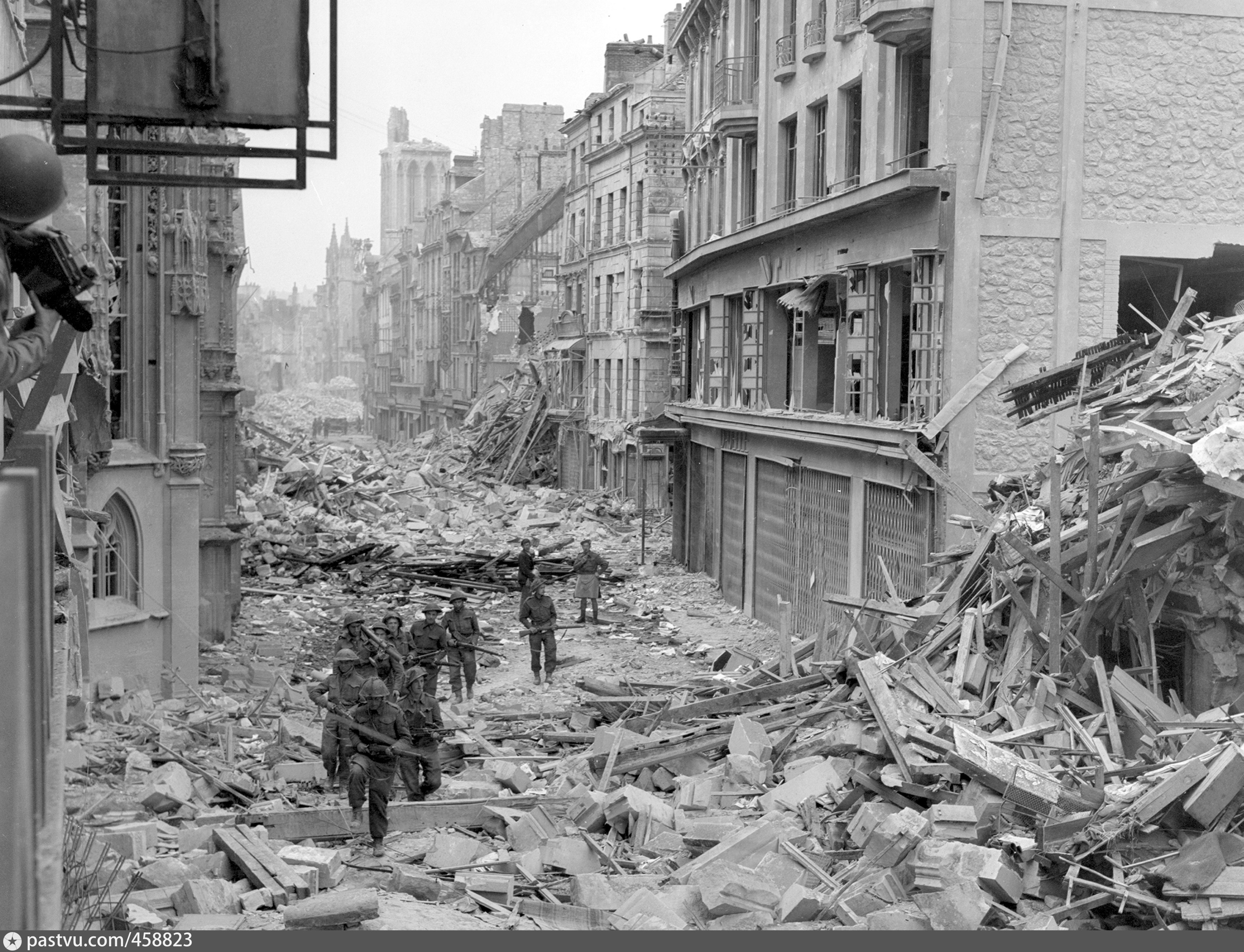 После второй мировой вошла в. Франция 1944. Город Нормандия 1944. Битва за Кан 1944.