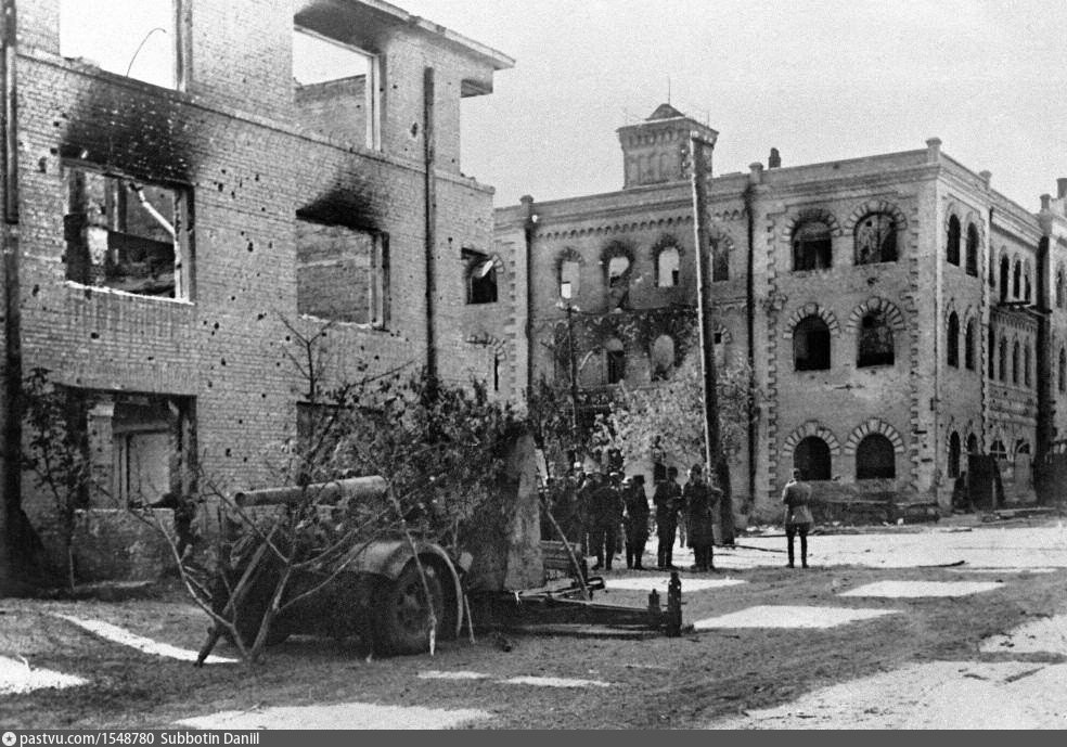 сергей ларенков связь времен сталинград. улица мира сталинград 1950 е. сталинград город 1945. улицы города сталинграда. сталинград город до войны.