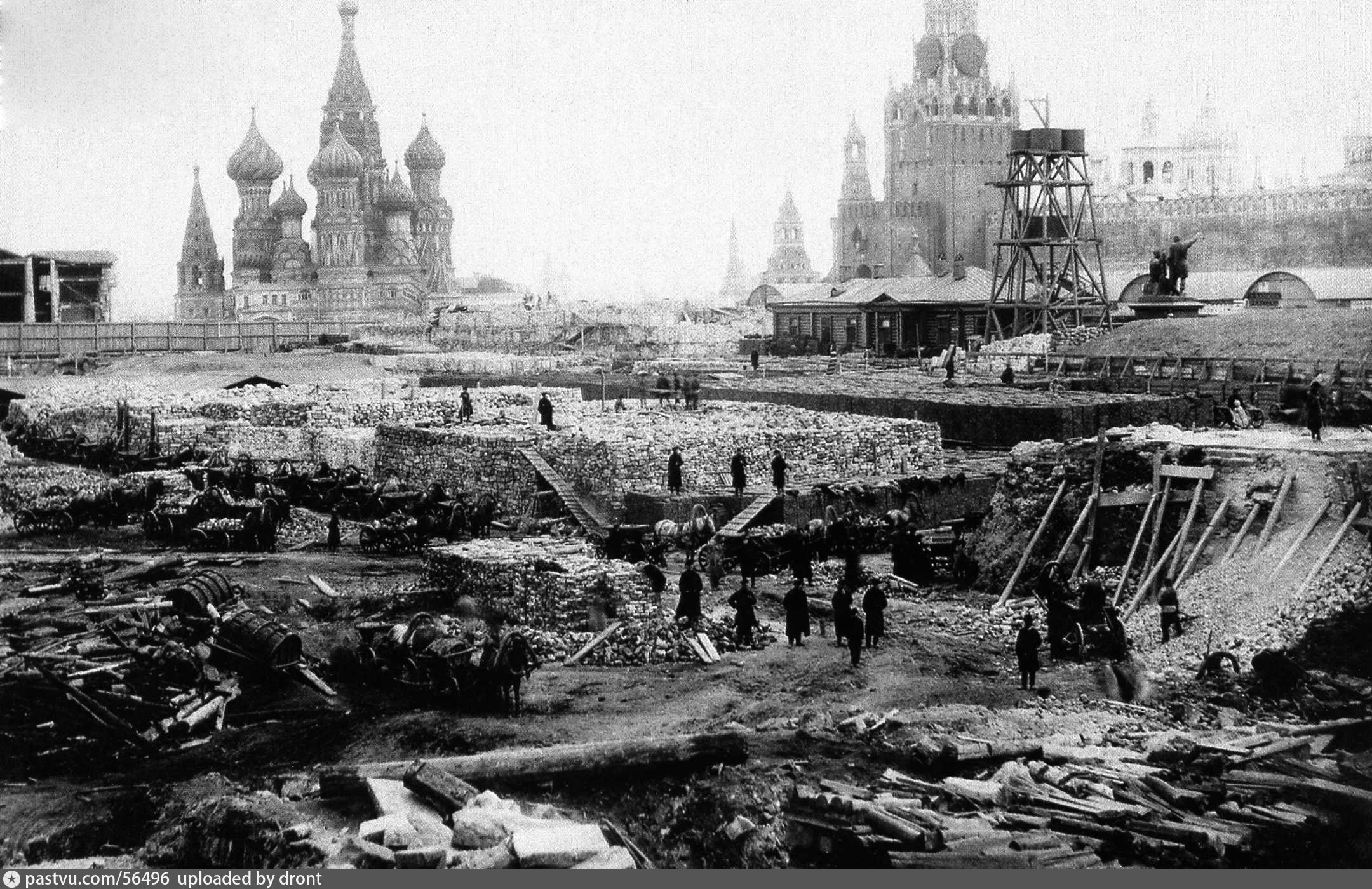 Начало постройки москвы. Потоп 19 века. Красная площадь 1890. Москва потоп 18 19 век. Москва 1890 год.
