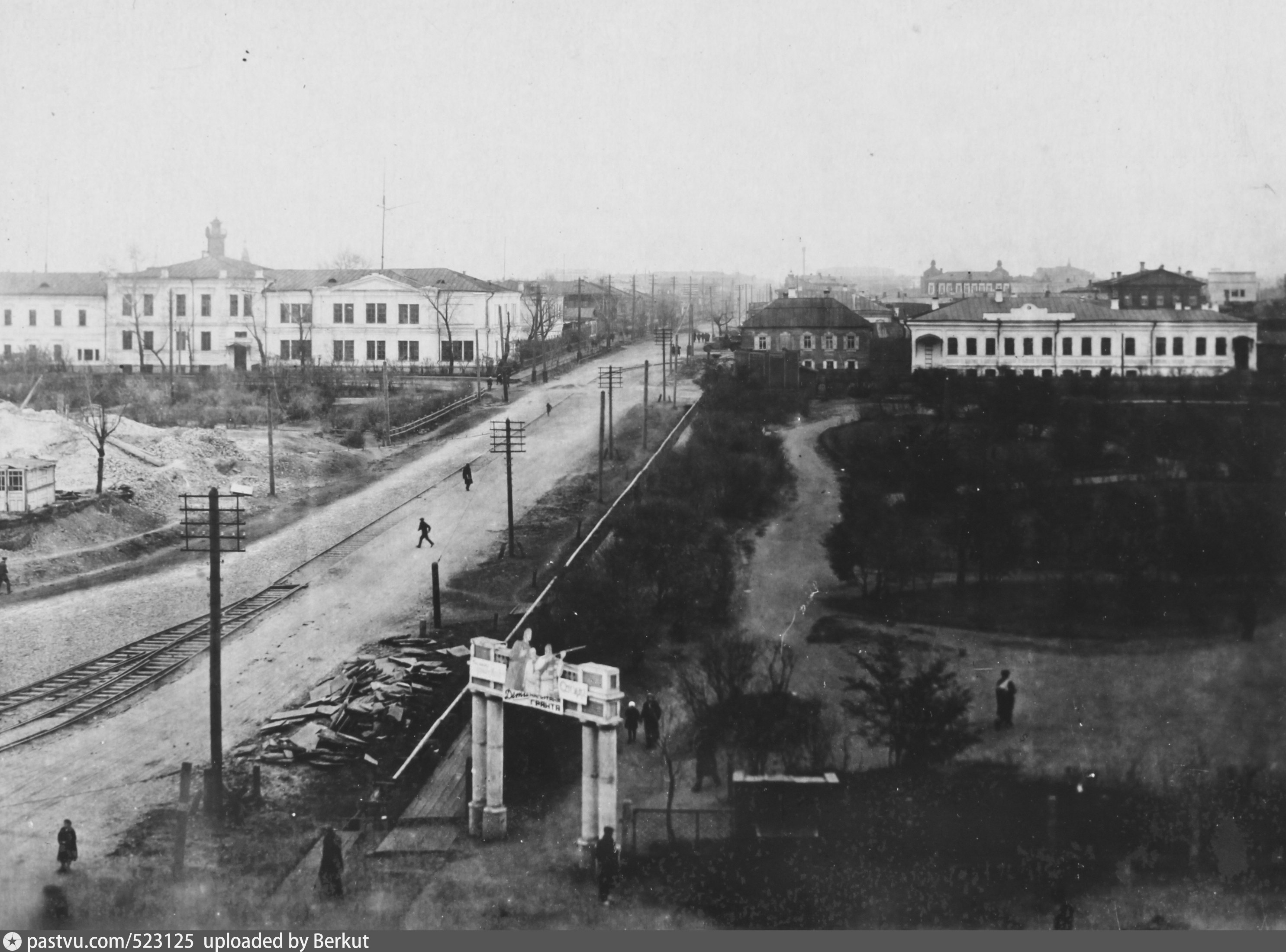 Архив старых фото. Омск 1800. Трамвайный мост 1947 Омск. Трамвайный мост Омск. Старый Омск.