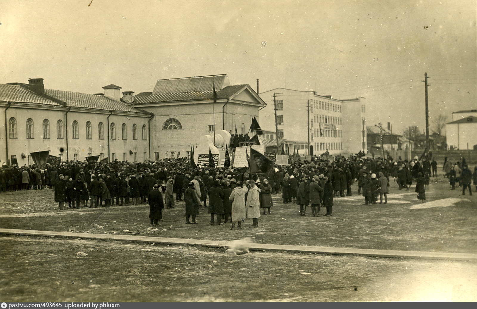 19 й год. До революции в Перми 1917. Старая Пермь в фотографиях. Старые фото Перми. Октябрьская революция в Перми.