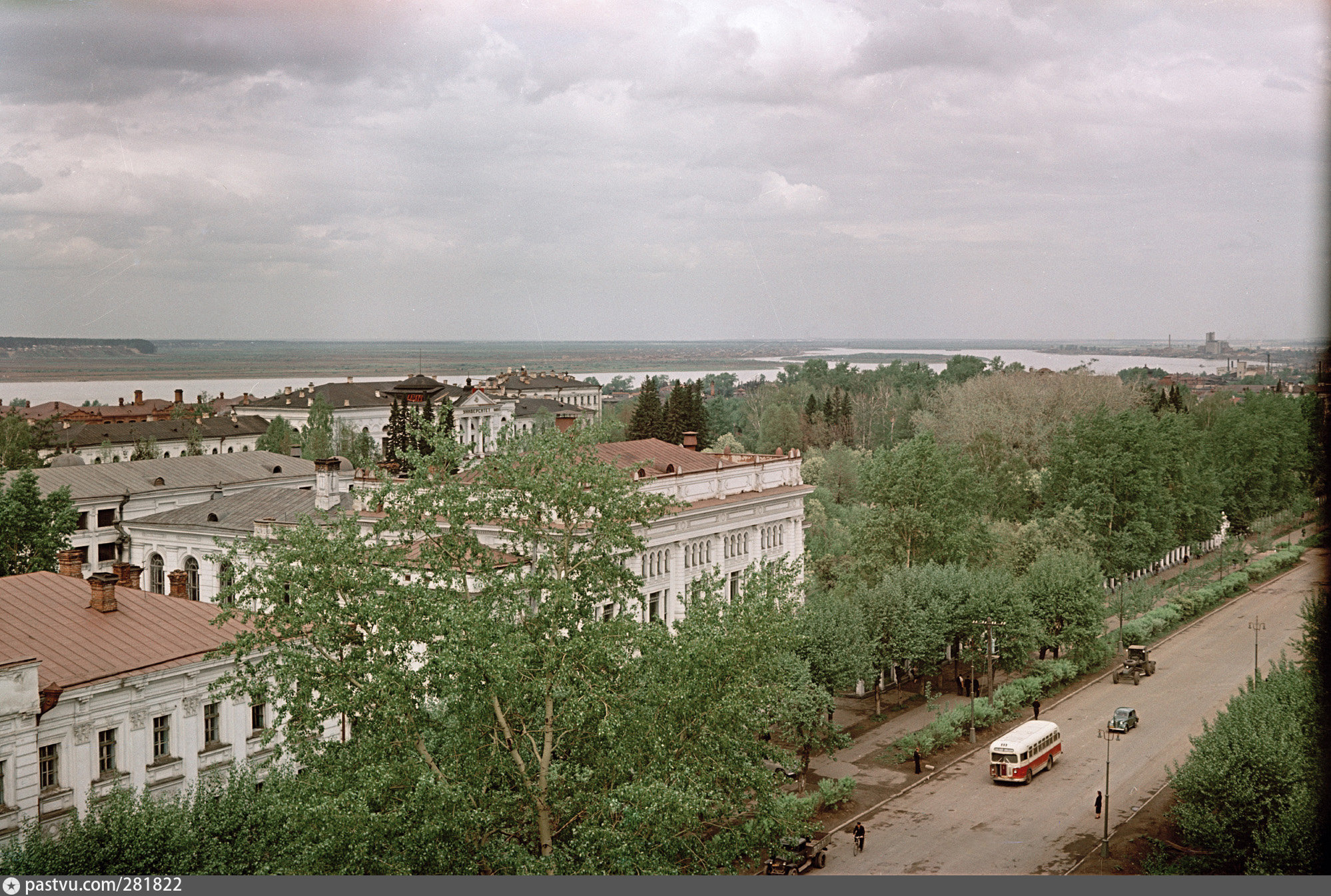 Томск советская. Томск 1956 год. Томский ТГУ В СССР. Советская архитектура Томска. Городок СССР.