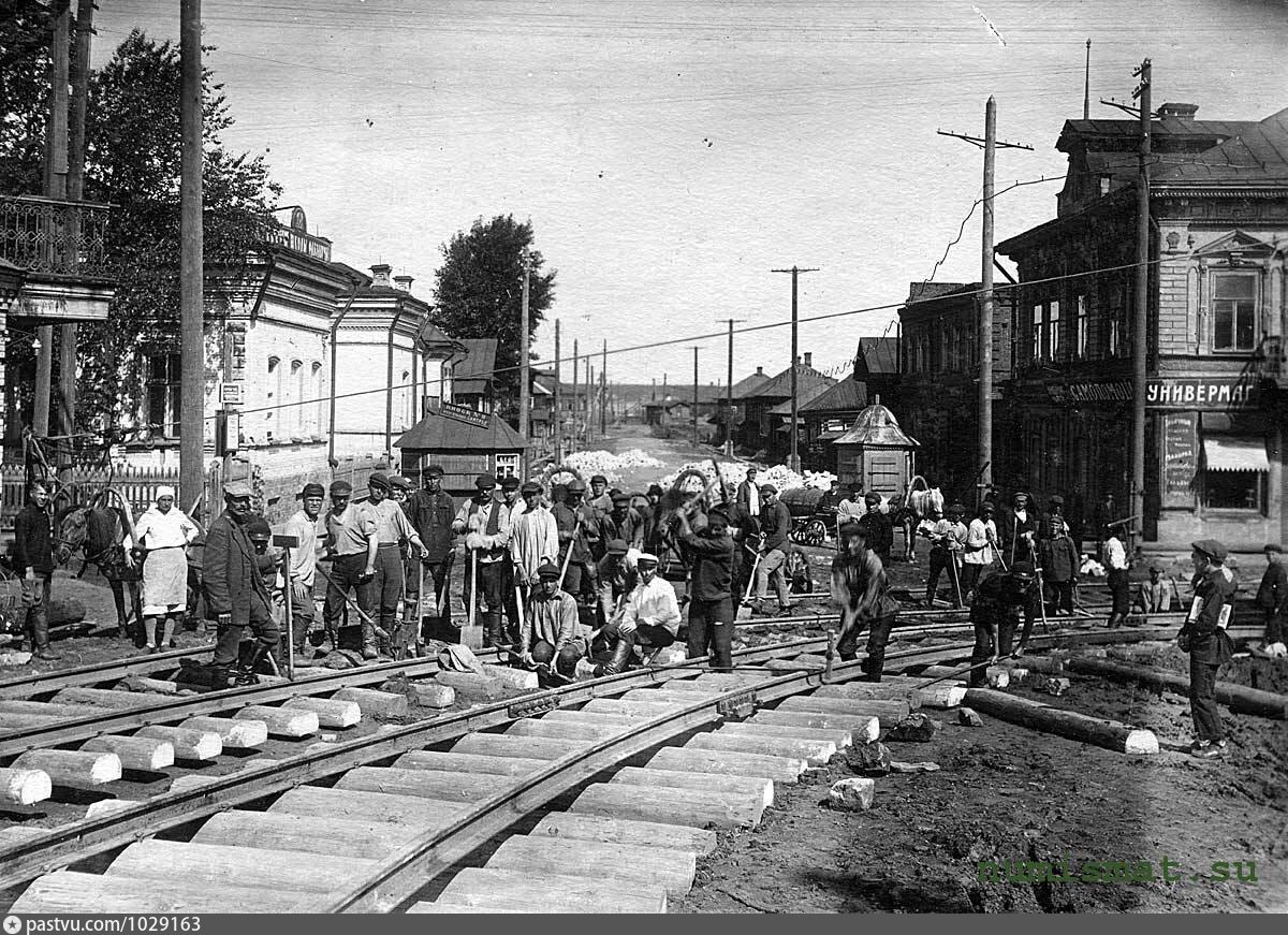 Первые трамвайные линии. Старая Мотовилиха Пермь улица 1905. Пермь трамвай 1929. Трамвайные пути 1905 года Пермь. Пермь 1920 годы.