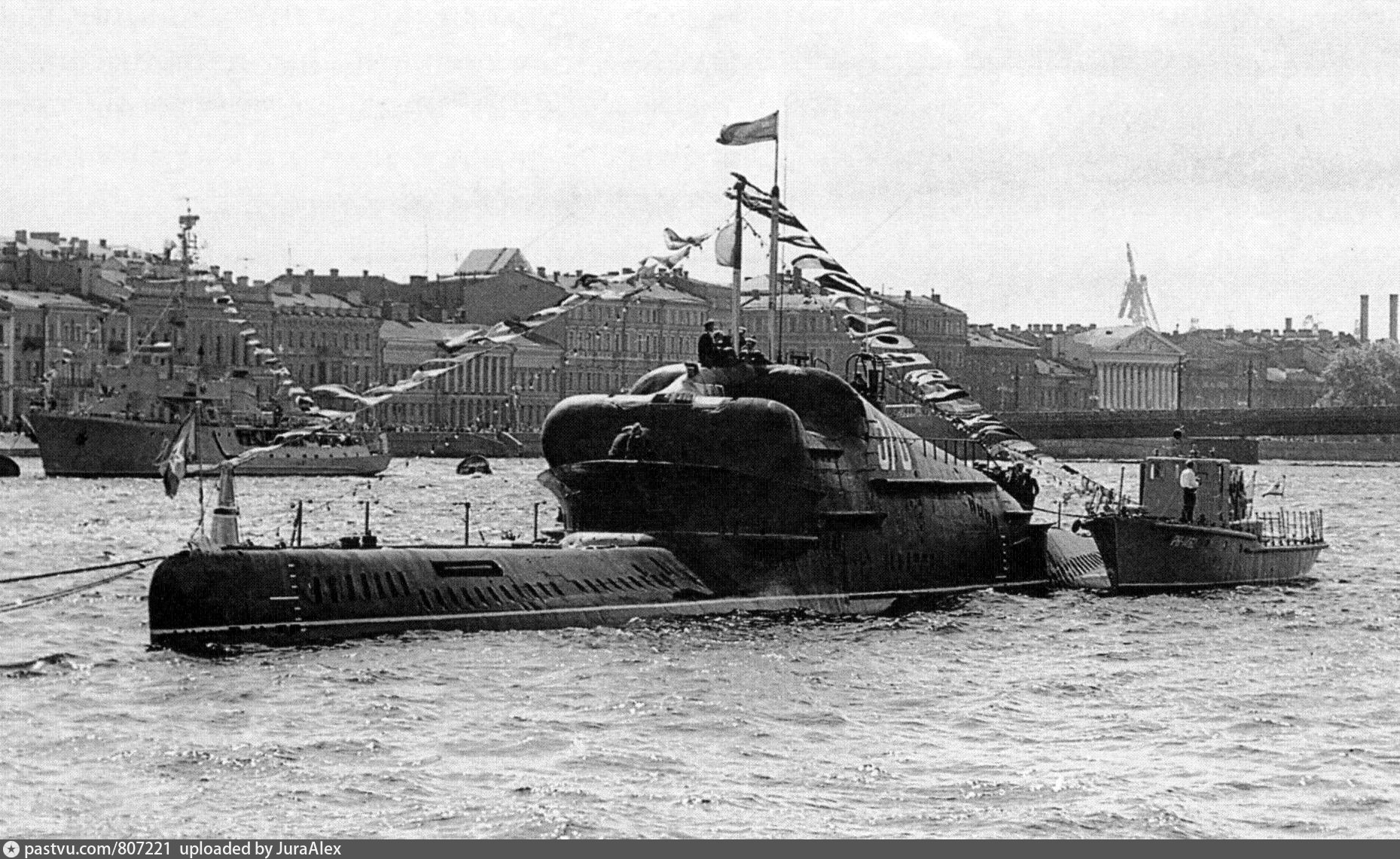 Лодки пл. Проект 665 подводная лодка. Дизельная подводная лодка проекта 665. Подводная лодка пр 613. Подводная лодка СССР 665.