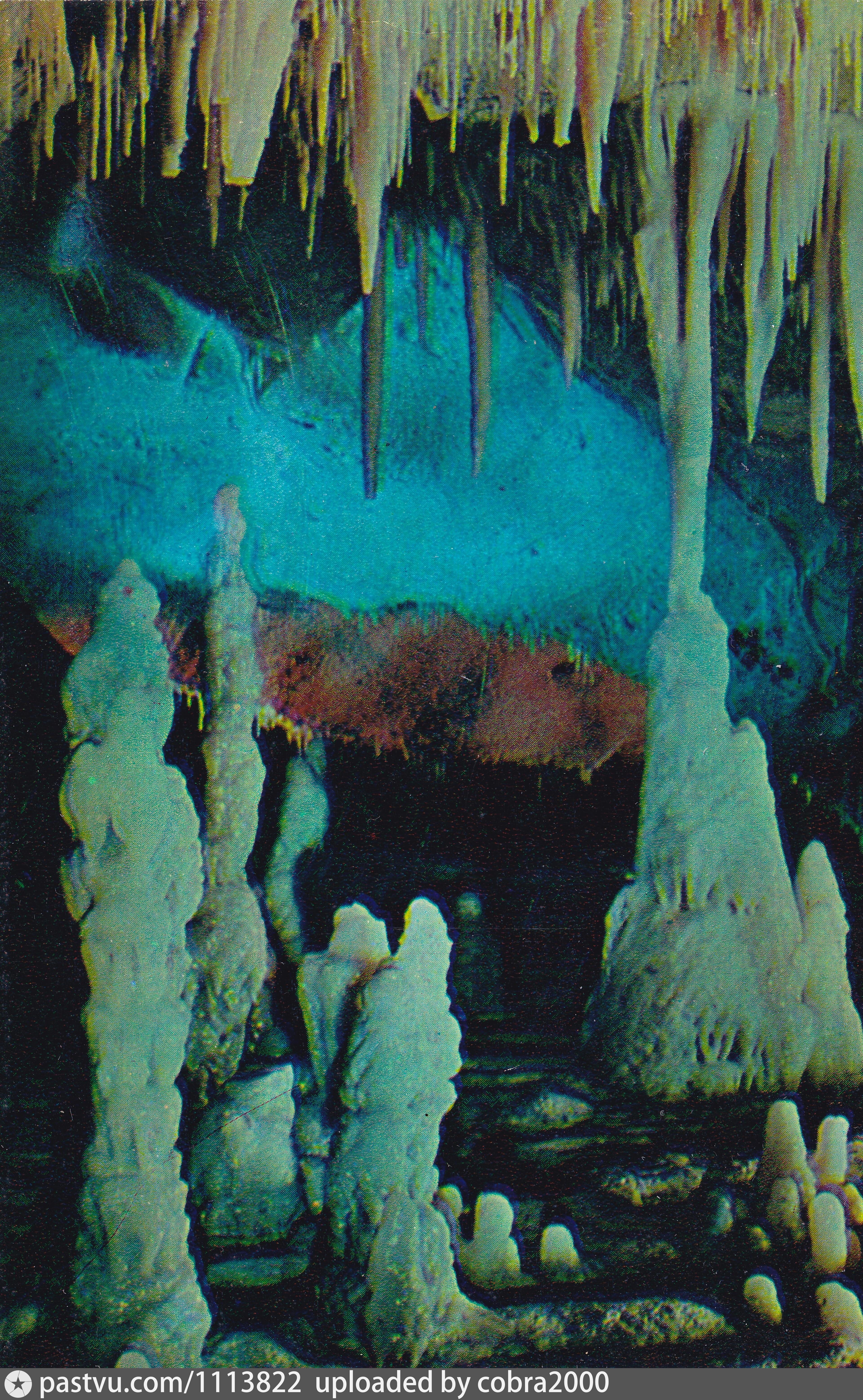 Новоафонская пещера сталактиты и сталагмиты