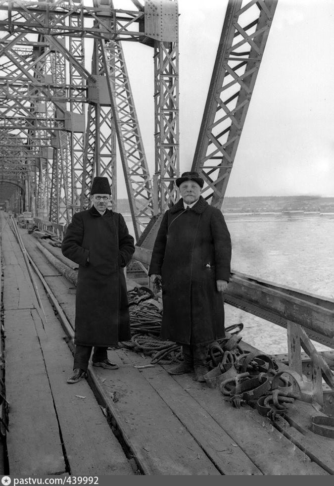 Первый через. Нижние Вязовые Романовский мост. Романовский мост 1913. Романовский мост через Волгу. Романовский мост через Волгу Зеленодольск.