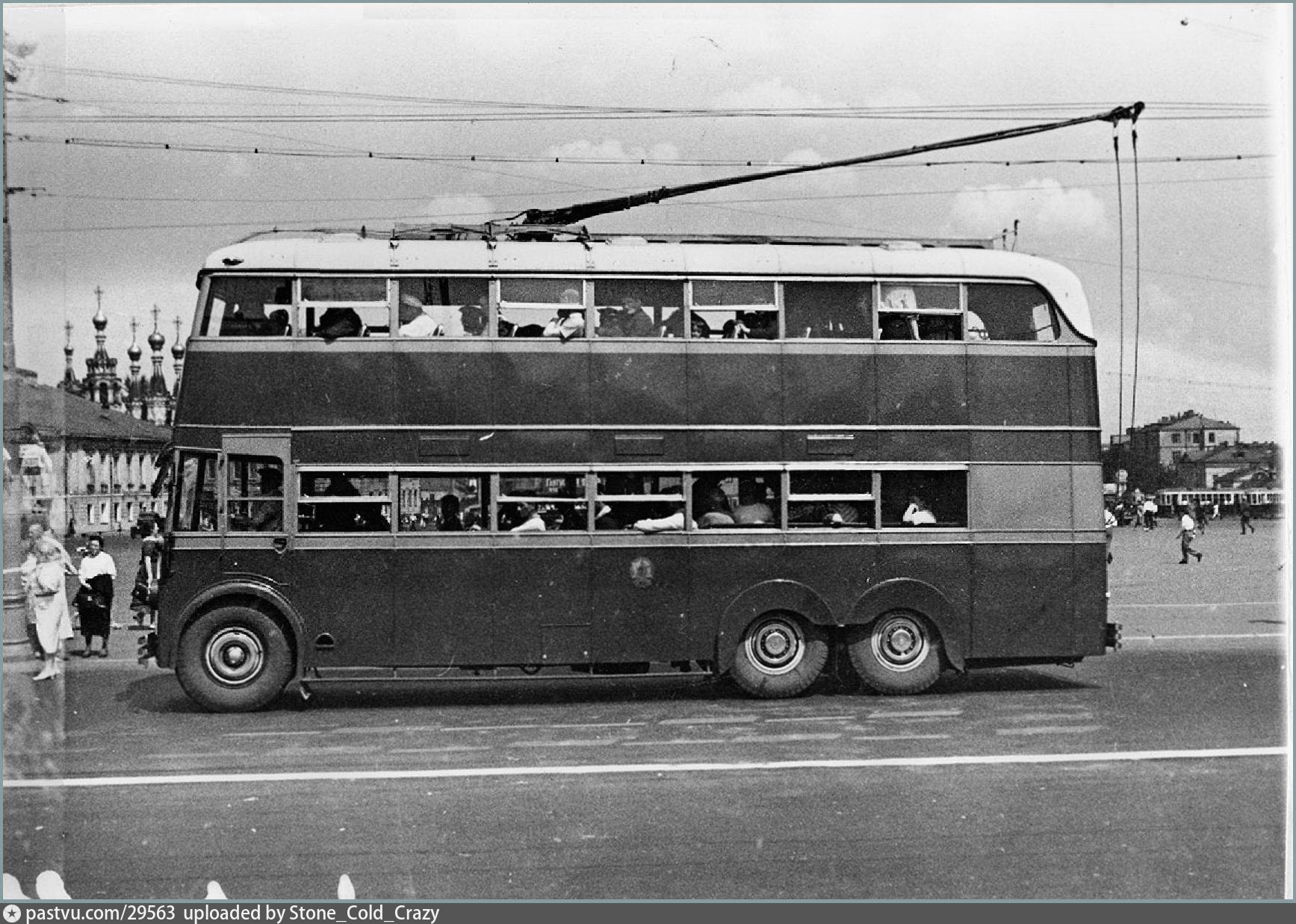 1907 год первый городской автобус. ЯТБ-3 двухэтажный троллейбус. ЯТБ-3 троллейбус троллейбусы. ЯТБ троллейбус в Москве. Двухэтажный троллейбус ЯТБ-3 В Москве.