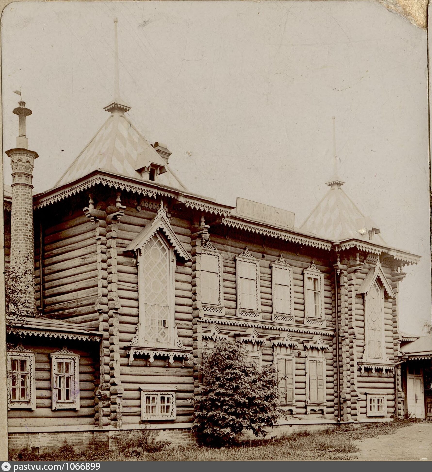 Иркутская 20. Русское деревянное зодчество 19 век Иркутск. Иркутск 1910. Иркутск, архитектура 20 века. Архитектура Иркутска 19 века.