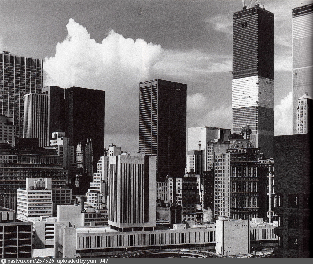 Towers leaving. WTC 1971. Башни Близнецы Чикаго. Башни Близнецы 1971. Нижний Манхэттен 1985.