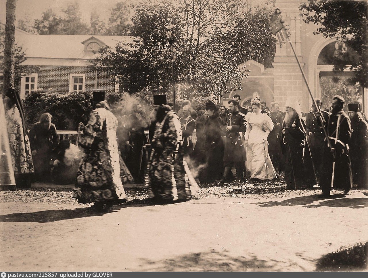 Великий князь казалось был рад приезду. Визит Николая II В Бреславль 1896. Приезд императора Николая 2 в Суздале.