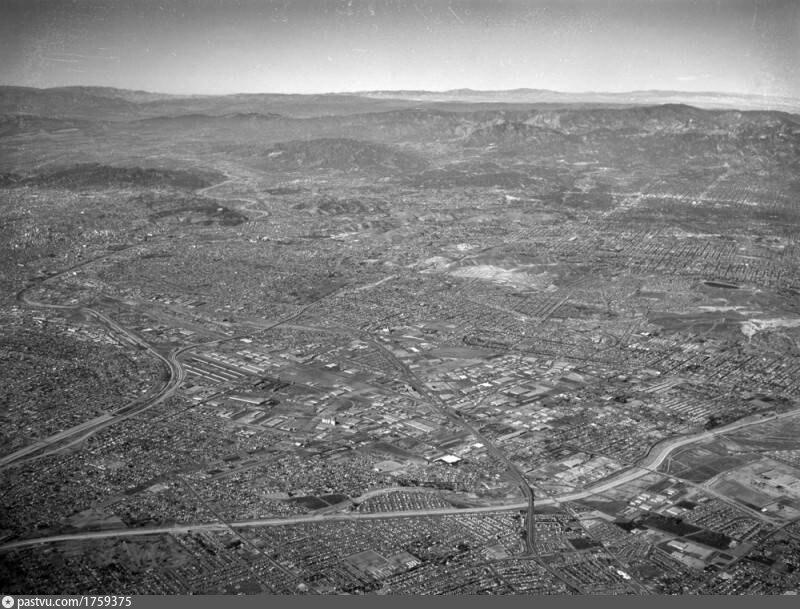 Commerce and Bell Gardens, looking north