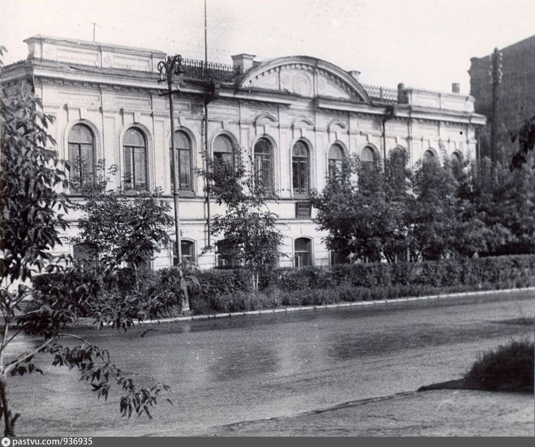 Утверждение государственного банка. Здание Ереванского Госбанка 1977. Госбанк СССР Иркутск. Свердловск Госбанк. Госбанк Ростов 20 век.