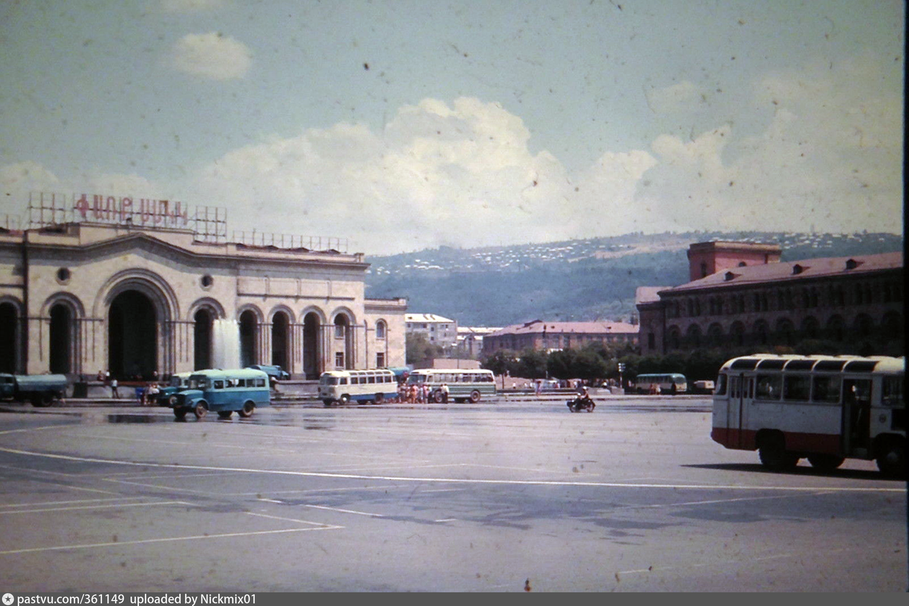 Советский ереван. Площадь Ленина Ереван. Ереван 1980. Ереван 1970 год. Старый площадь Ленина в Ереване.