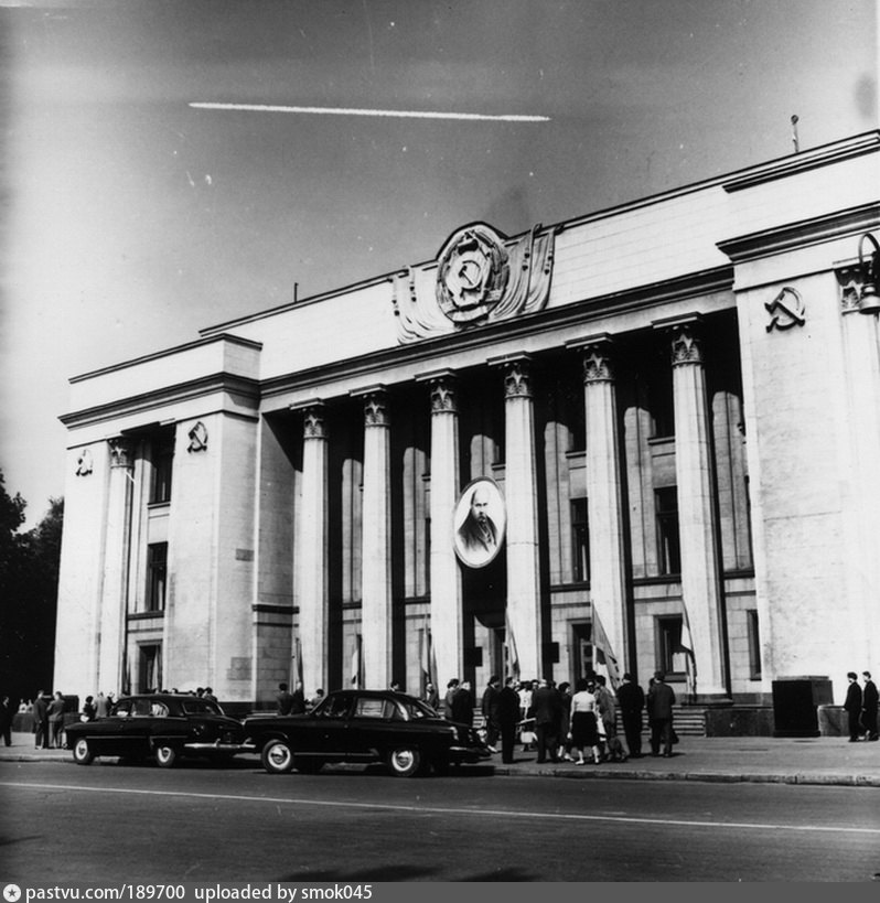 Здание верховного совета ссср фото