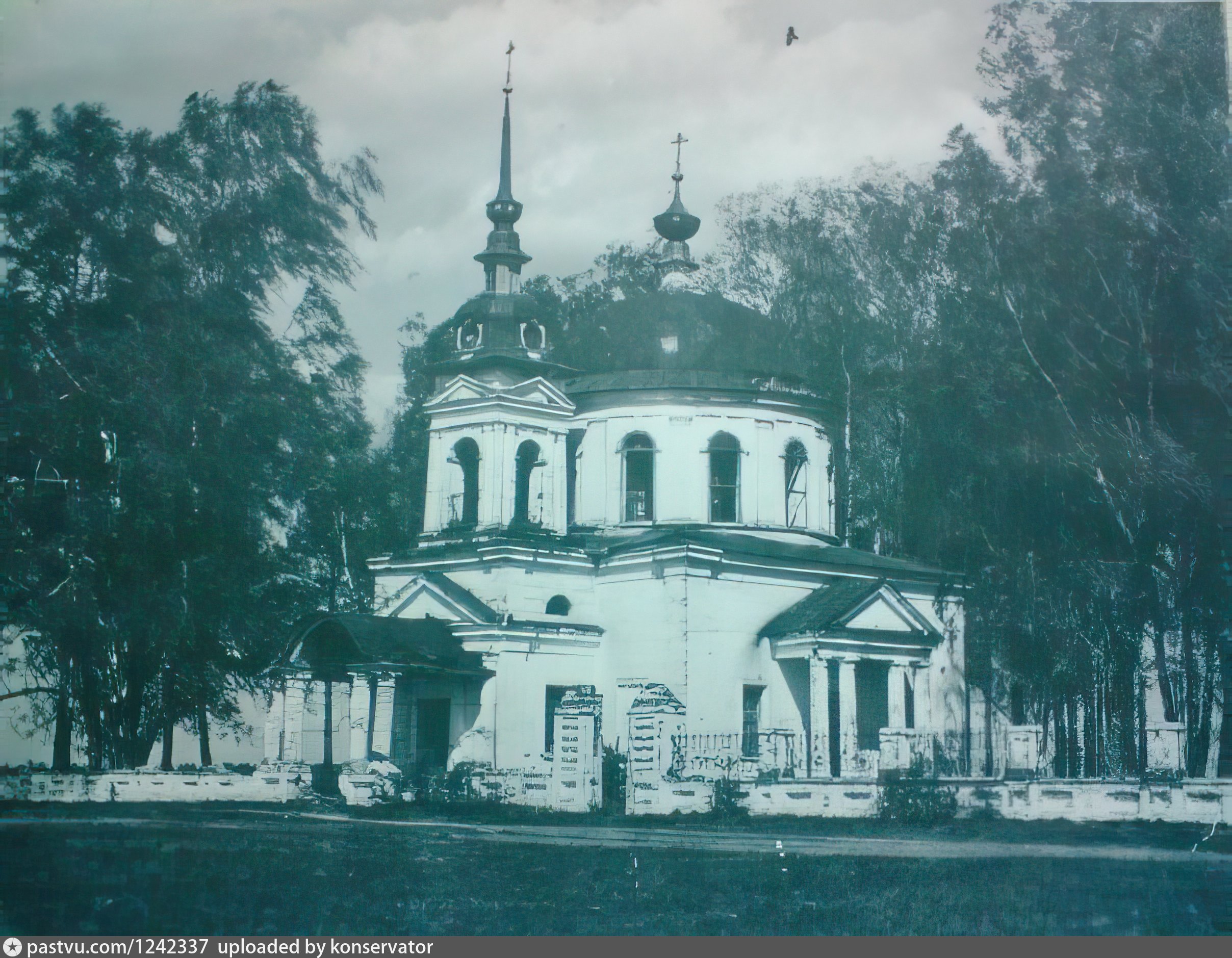 Молога Всехсвятская кладбищенская Церковь