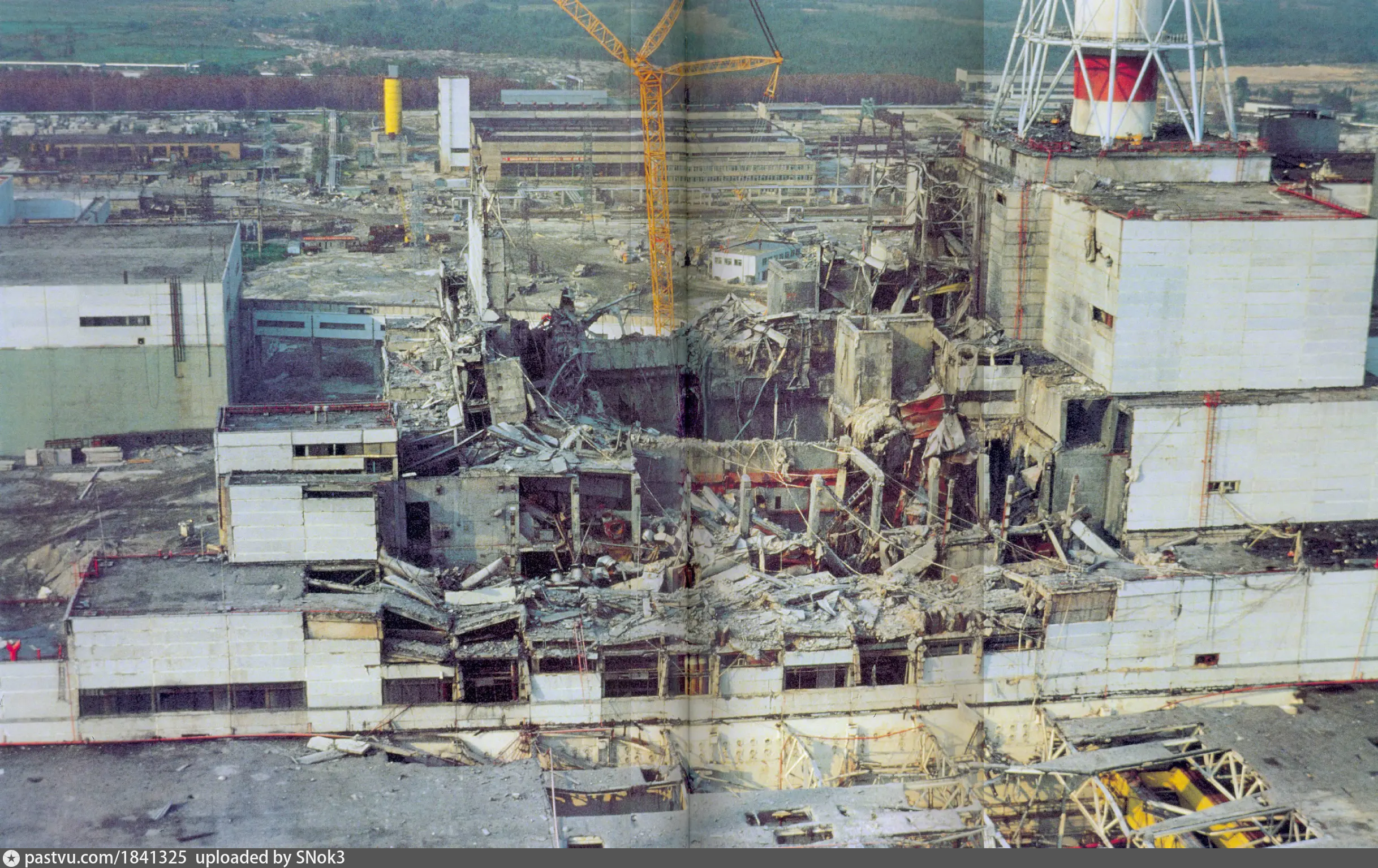 Сколько работала чернобыльская аэс после взрыва. 4 Энергоблок ЧАЭС 1986. Реактор 4 энергоблока ЧАЭС. Чернобыль ЧАЭС 4 энергоблок взрыв. Чернобыльская АЭС 1986 реактор.