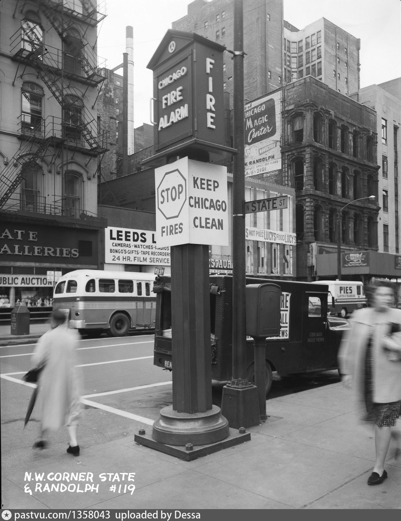 State corner. Чикаго 1960. Уолтерс стрит в Чикаго. Улица Адамс Чикаго. Illinois Streets 1960.