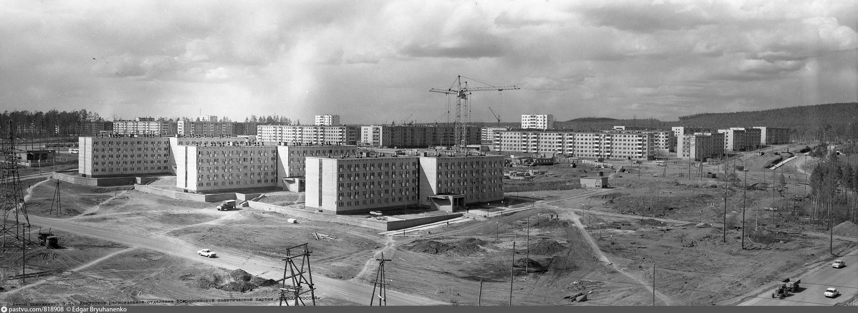 История города братска. Улица Курчатова Братск. 6 Микрорайон Братск. Братск Советская. Старый город Братск.