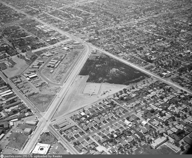 Lynwood Plaza construction, Century Boulevard, looking northwest