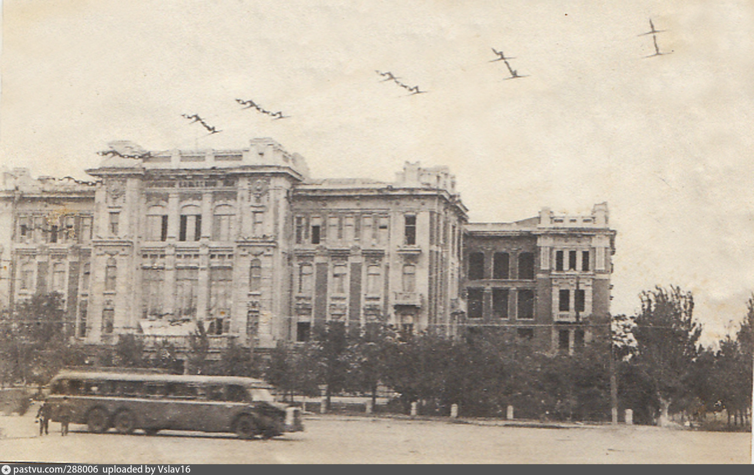 Театральная площадь в Ростове на Дону 1920