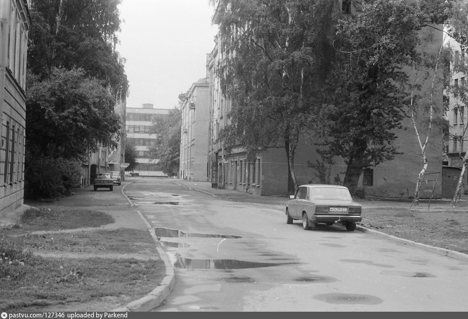 Саратовская улица. Саратовская улица СПБ. Саратов улица Быкова. Фото саратовских улиц. Россия 1996 улицы.