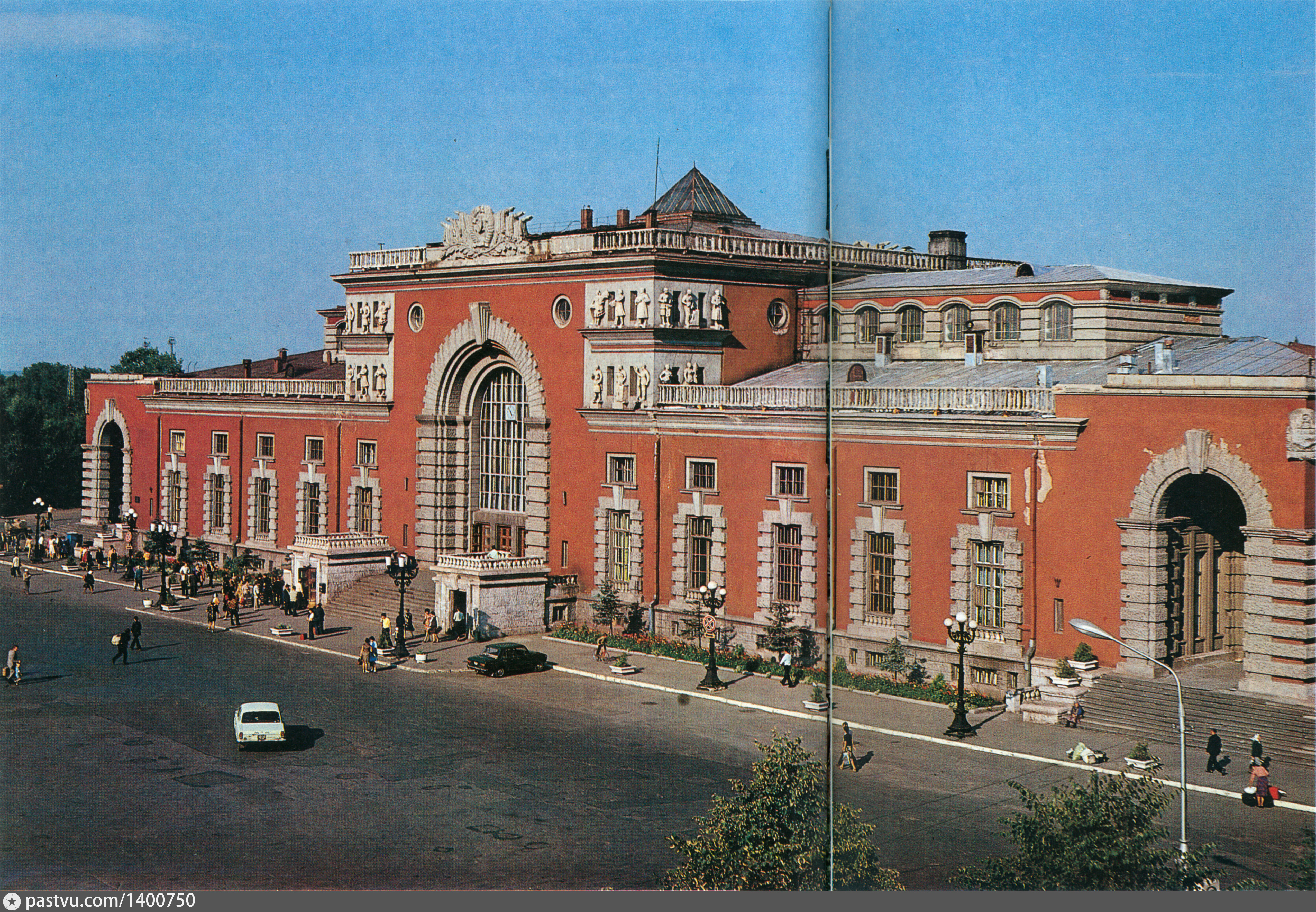 Жд вокзал курск фото