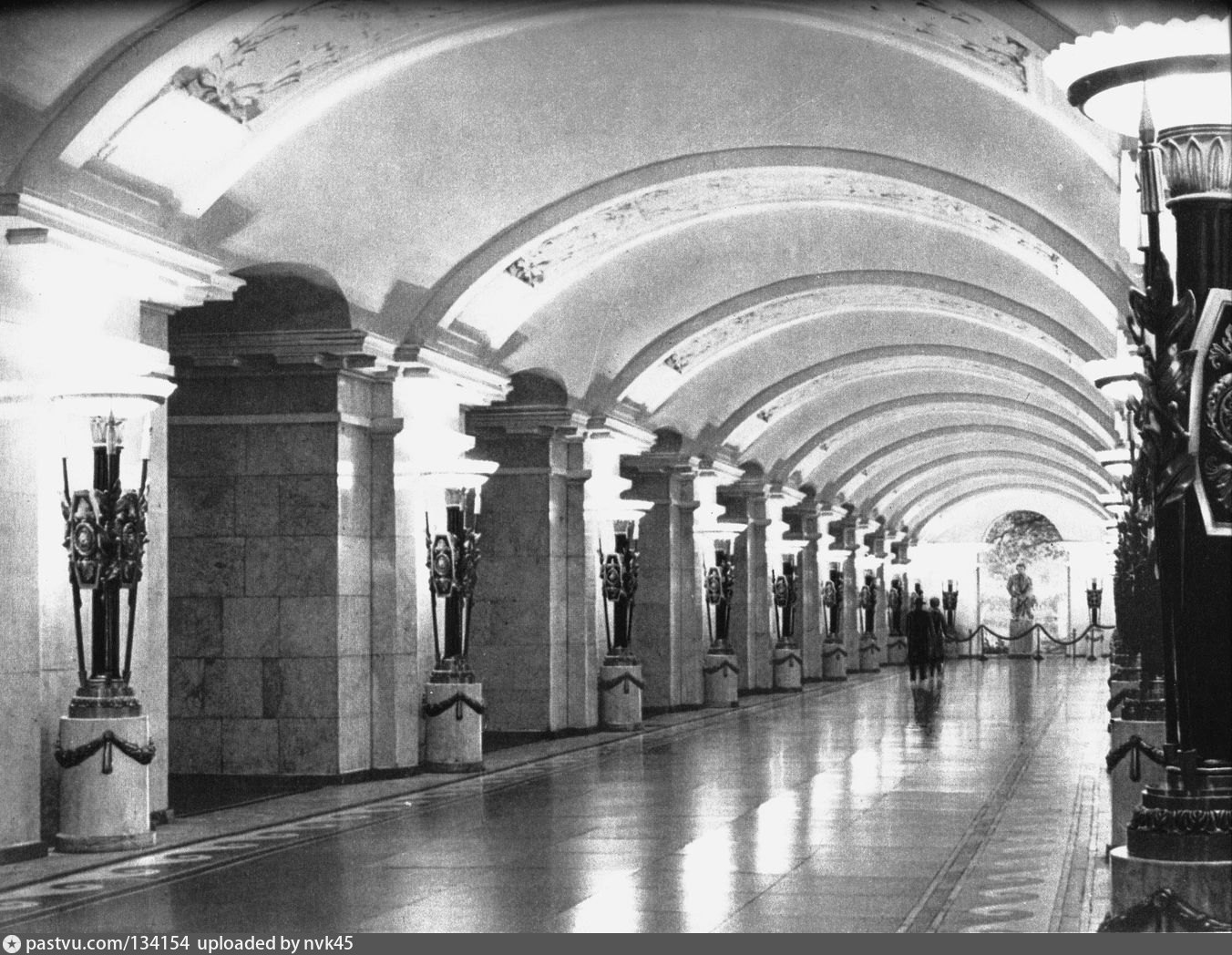 метро пушкинская фото внутри